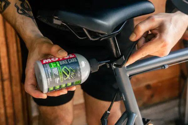 Motul Bike Care EZ Lube 300ml 2/2