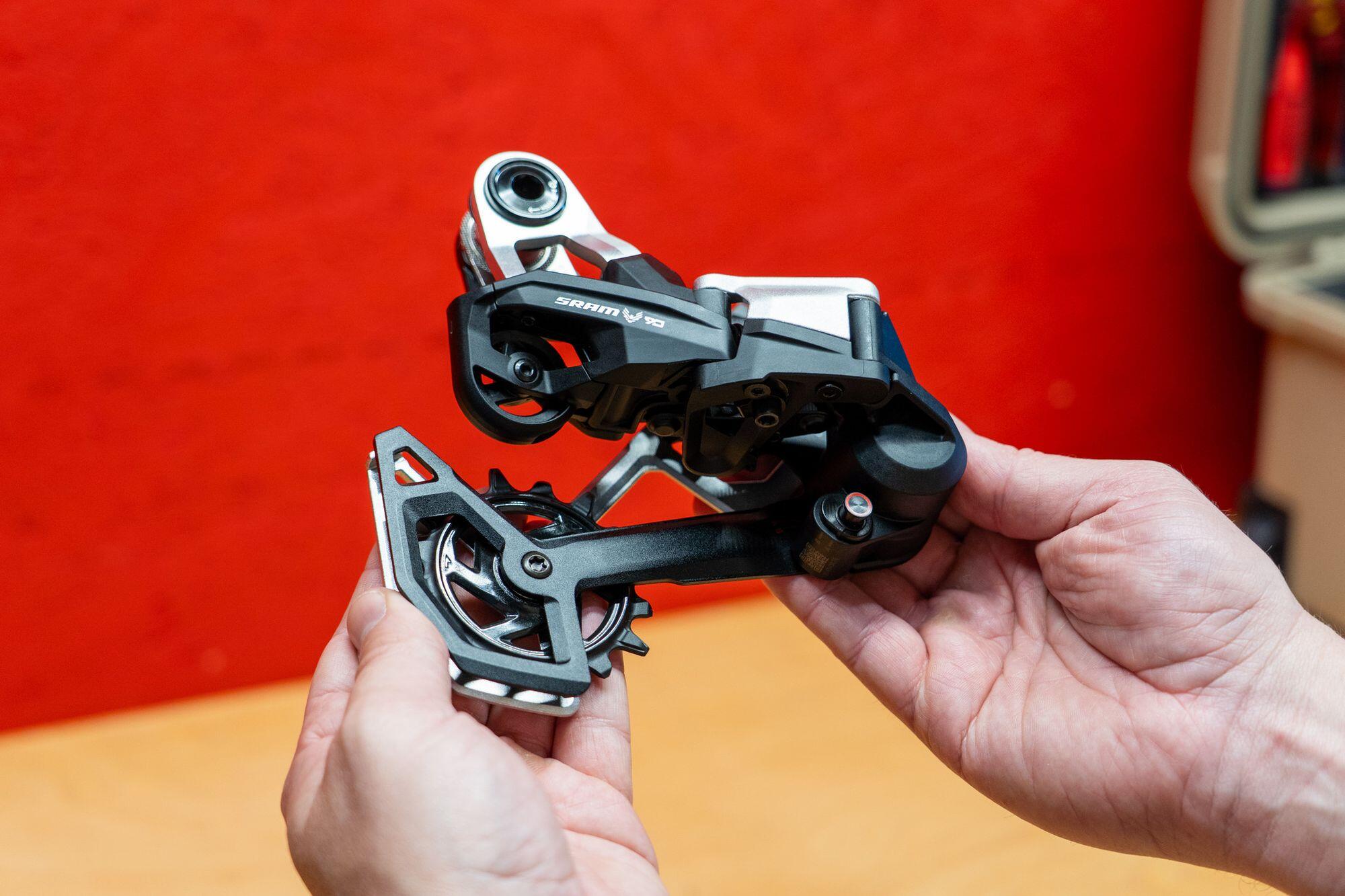 Deragliatore posteriore Sram 90 T-Type Eagle AXS 12V Max 52 denti 3/5