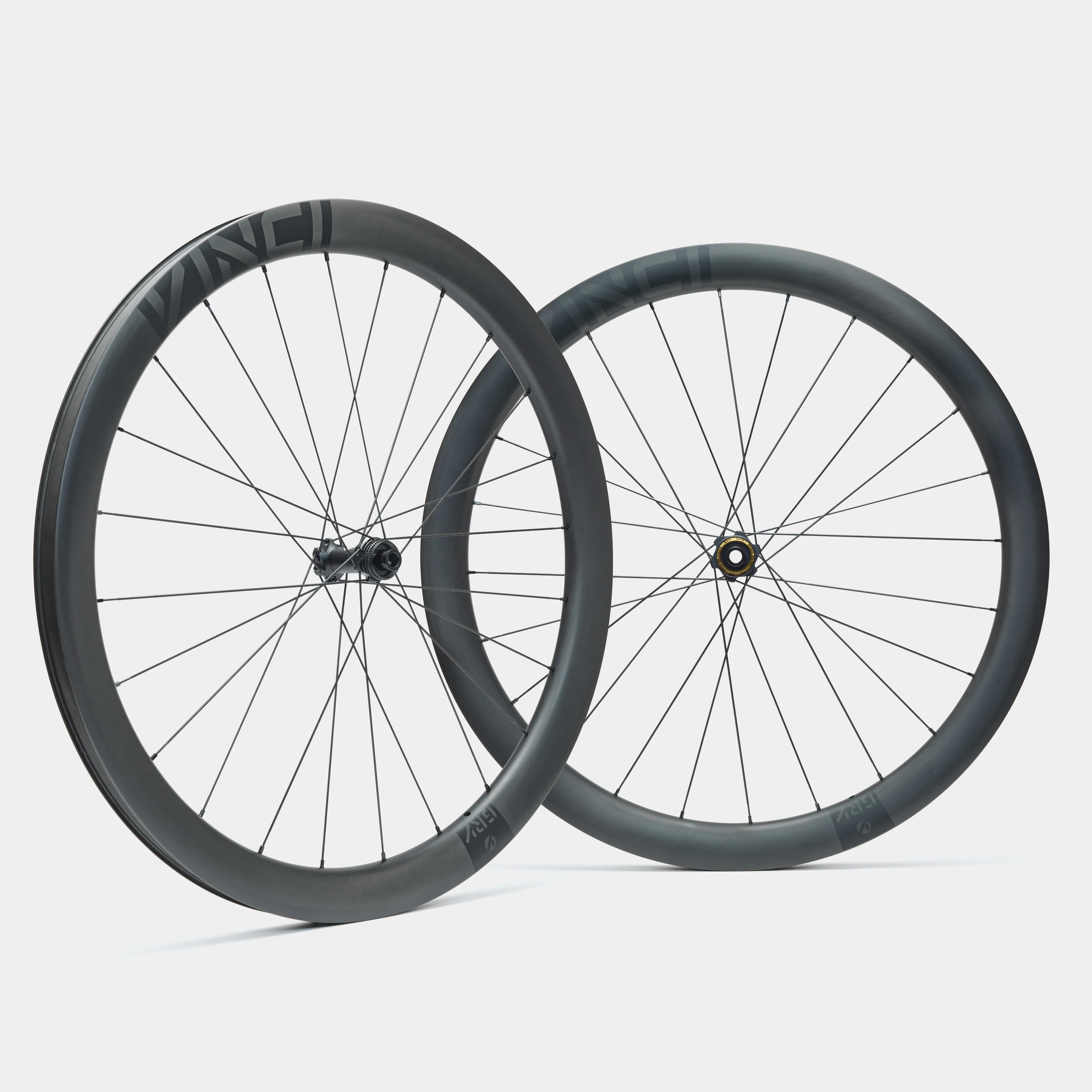 Koła rowerowe gravelowe karbonowe Vinci GRV 45mm 2026, piasty V Tour, Shimano HG
