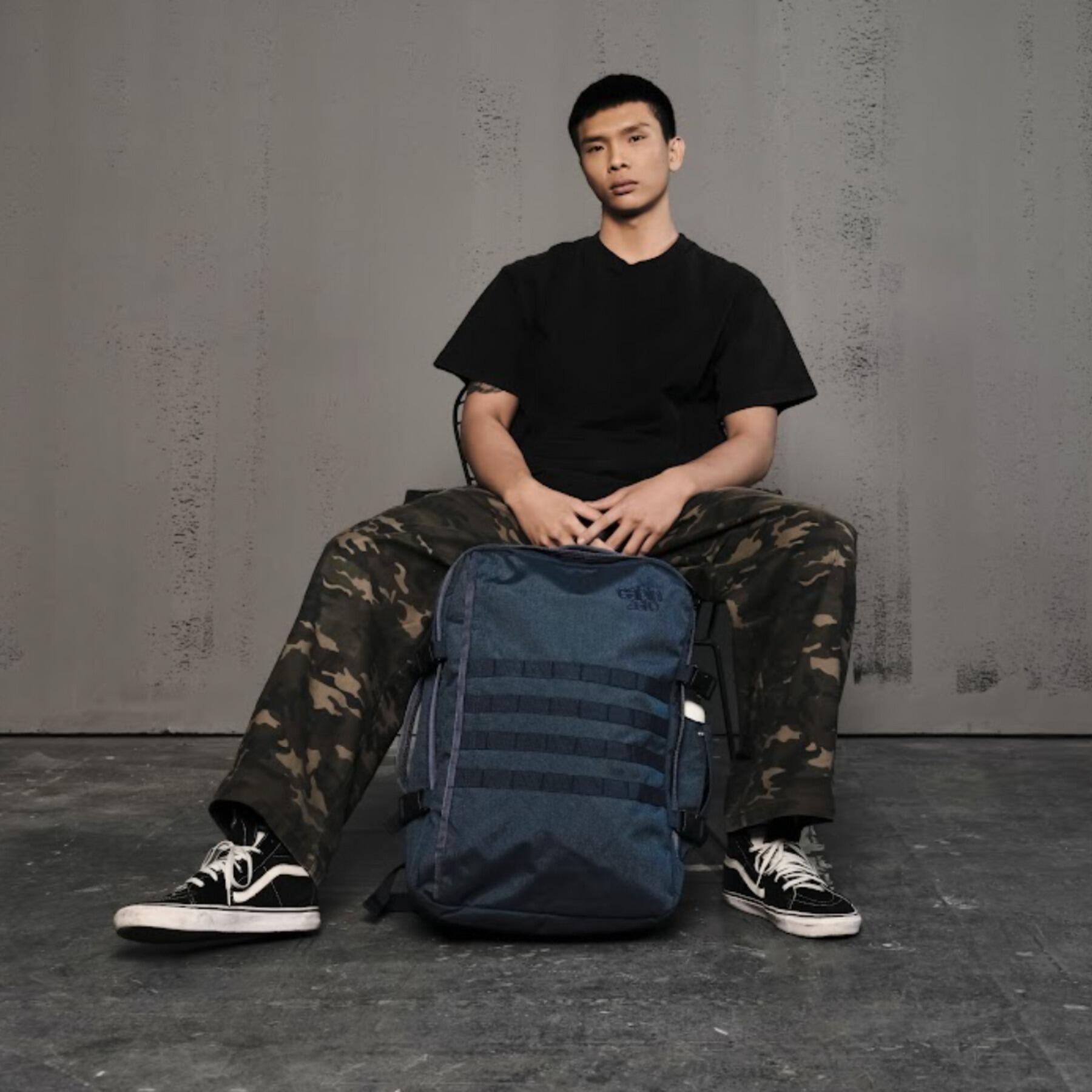 Cestovní batoh CabinZero Military 44L 6/7