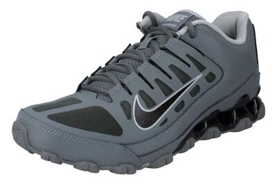 Schoenen universeel voor heren nike reax 8 tr
