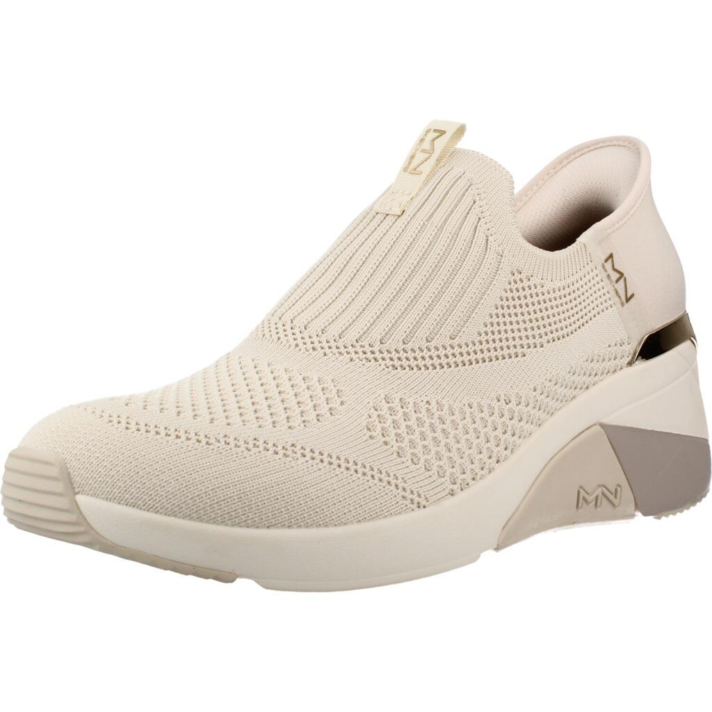 SKECHERS picture