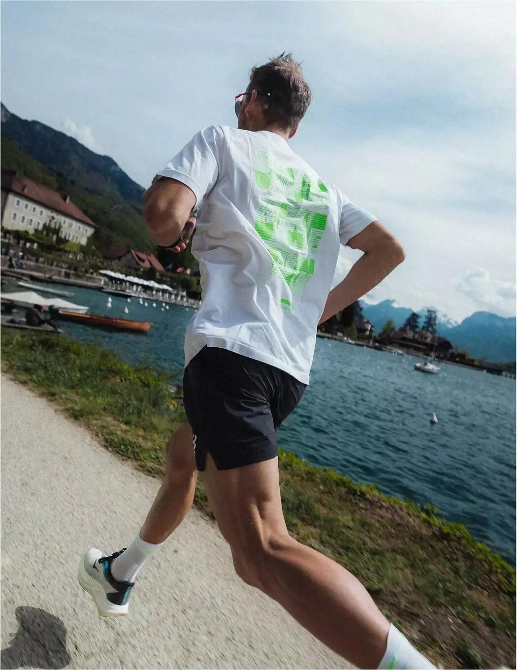 Compressport Ironman 2026-trainings-T-shirt, wit/groen 5/5