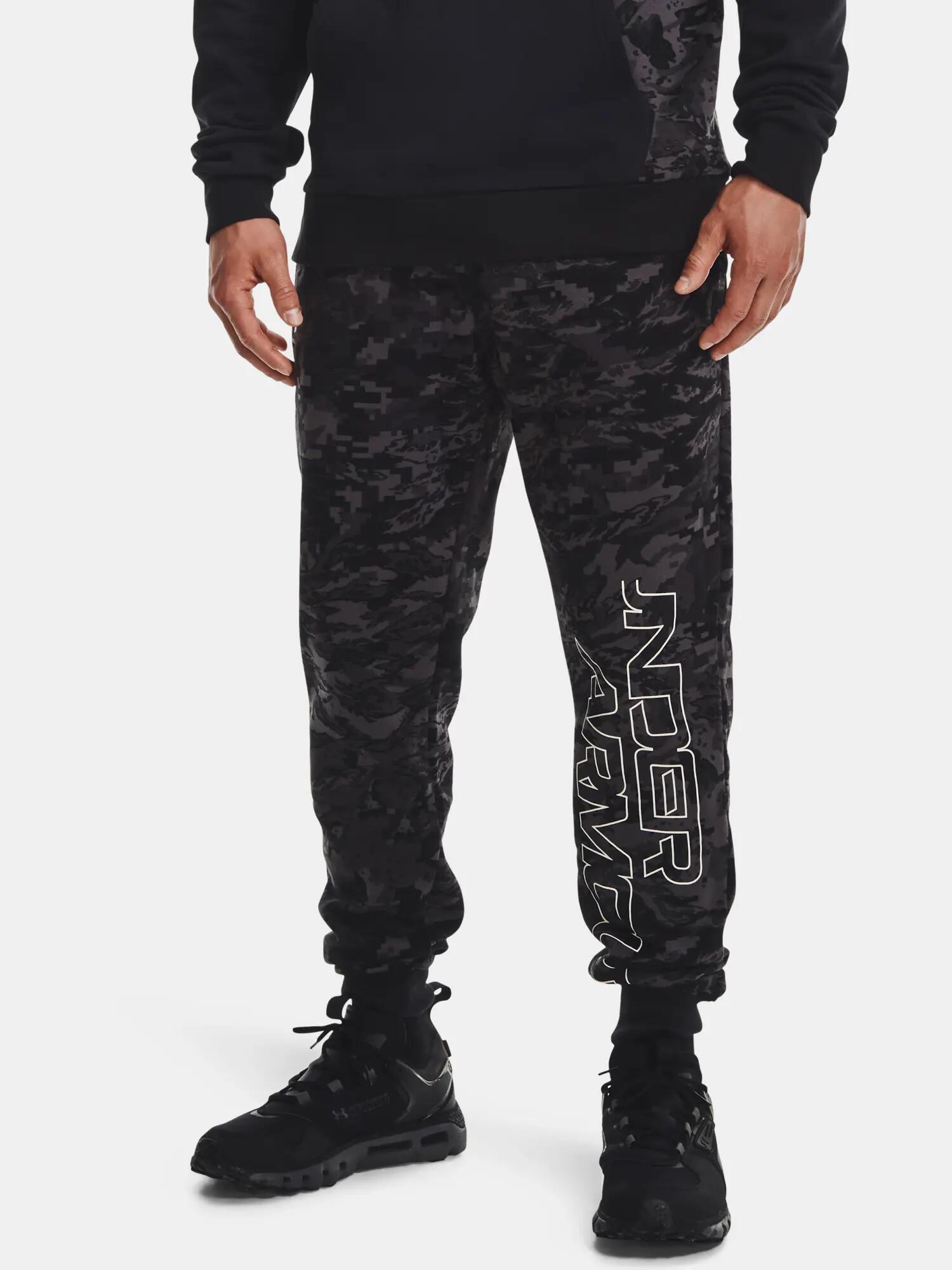 Férfi melegítőnadrág Under Armour RIVAL FLC CAMO SCRIPT JGR 1/7