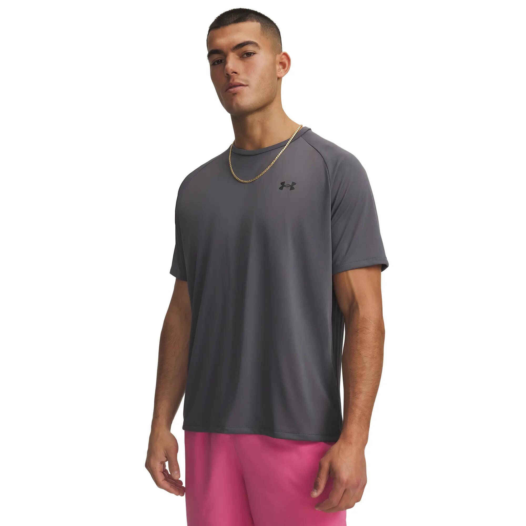 UNDER ARMOUR picture