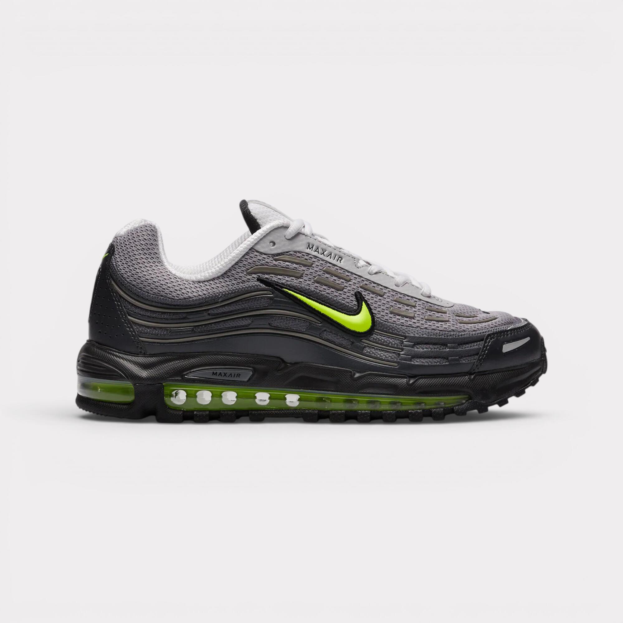 NIKE picture
