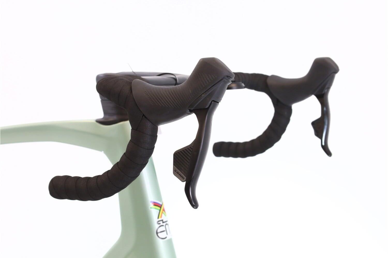 Segunda Vida · Bici carretera · Eddy Merckx 525 Disc AXS 12V · Muy buen estado 6/8