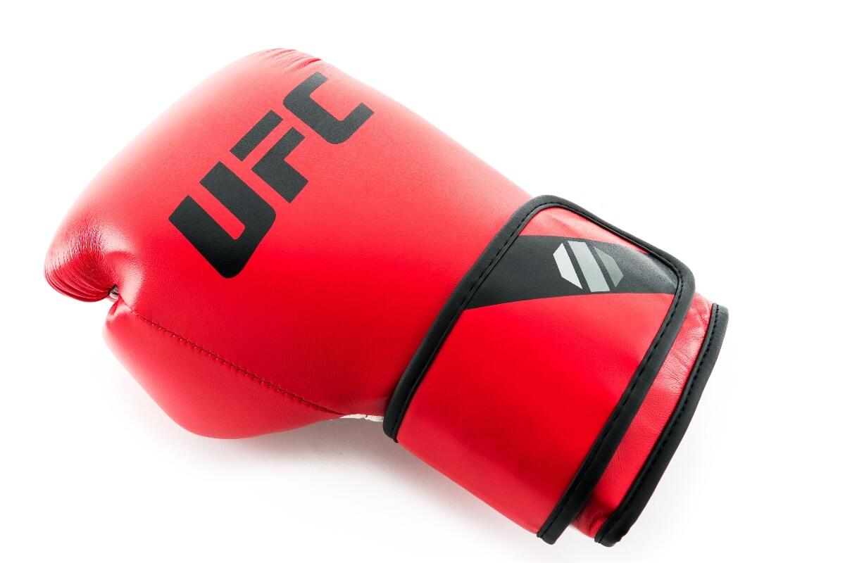 UFC PRO Trainings-Boxhandschuhe – Rot/Schwarz – 14OZ 9/15