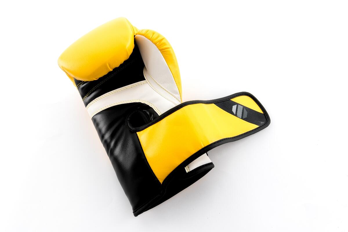 UFC PRO Trainings-Boxhandschuhe – Gelb/Schwarz – 12OZ 8/15