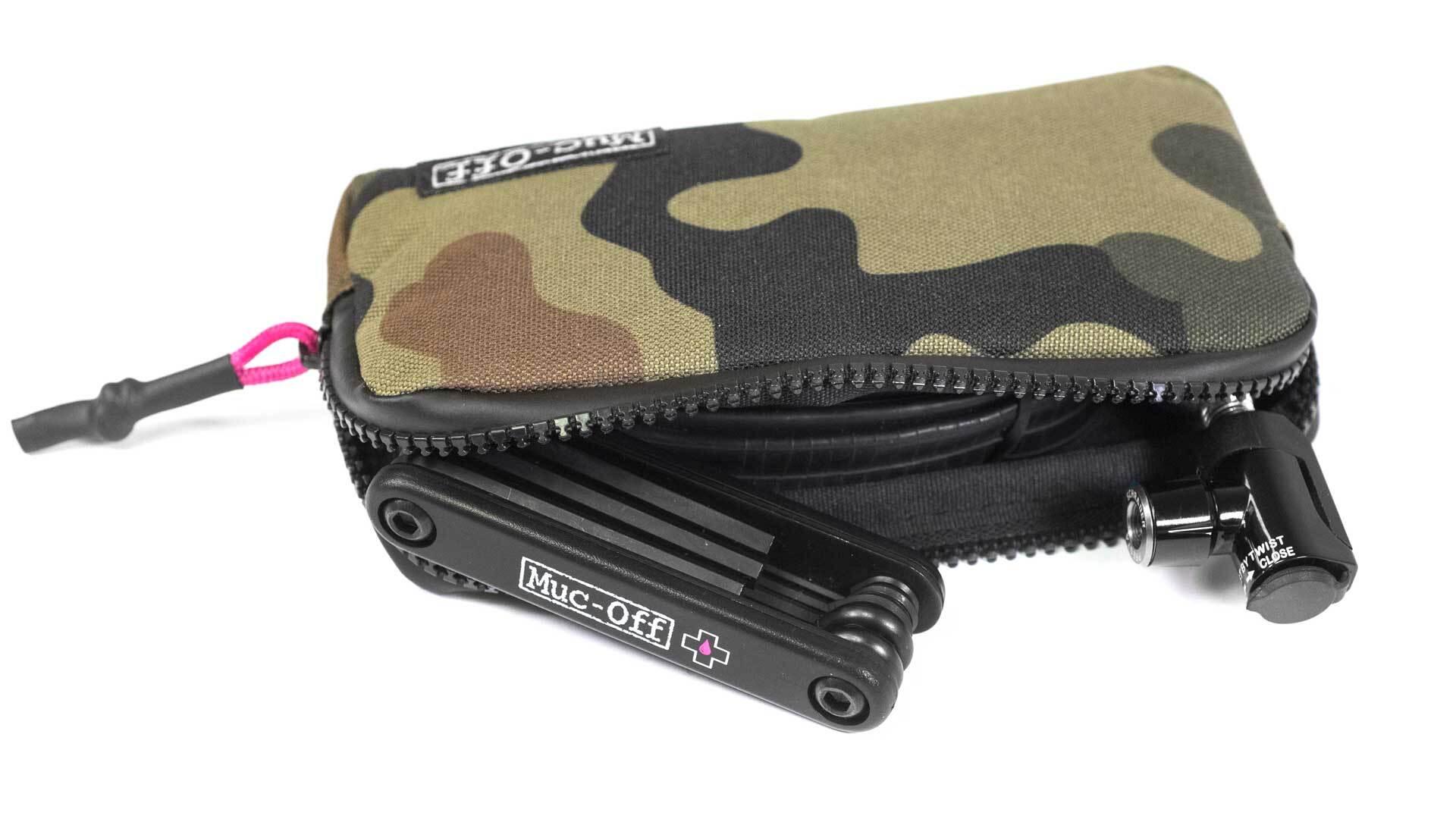 Essential Case Camo 5/6