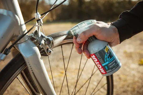 Motul Bike Care Brake Clean 300ml 2/2