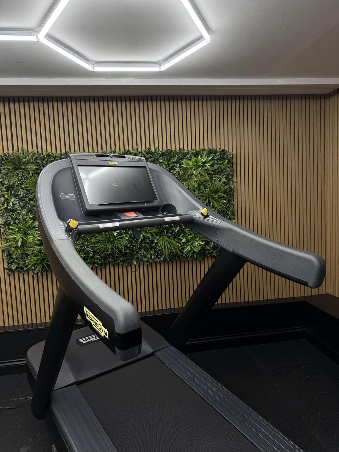 Technogym Run Excite 1000 CE Unity 3 Cosmo reconditionné – Grade D 4/7
