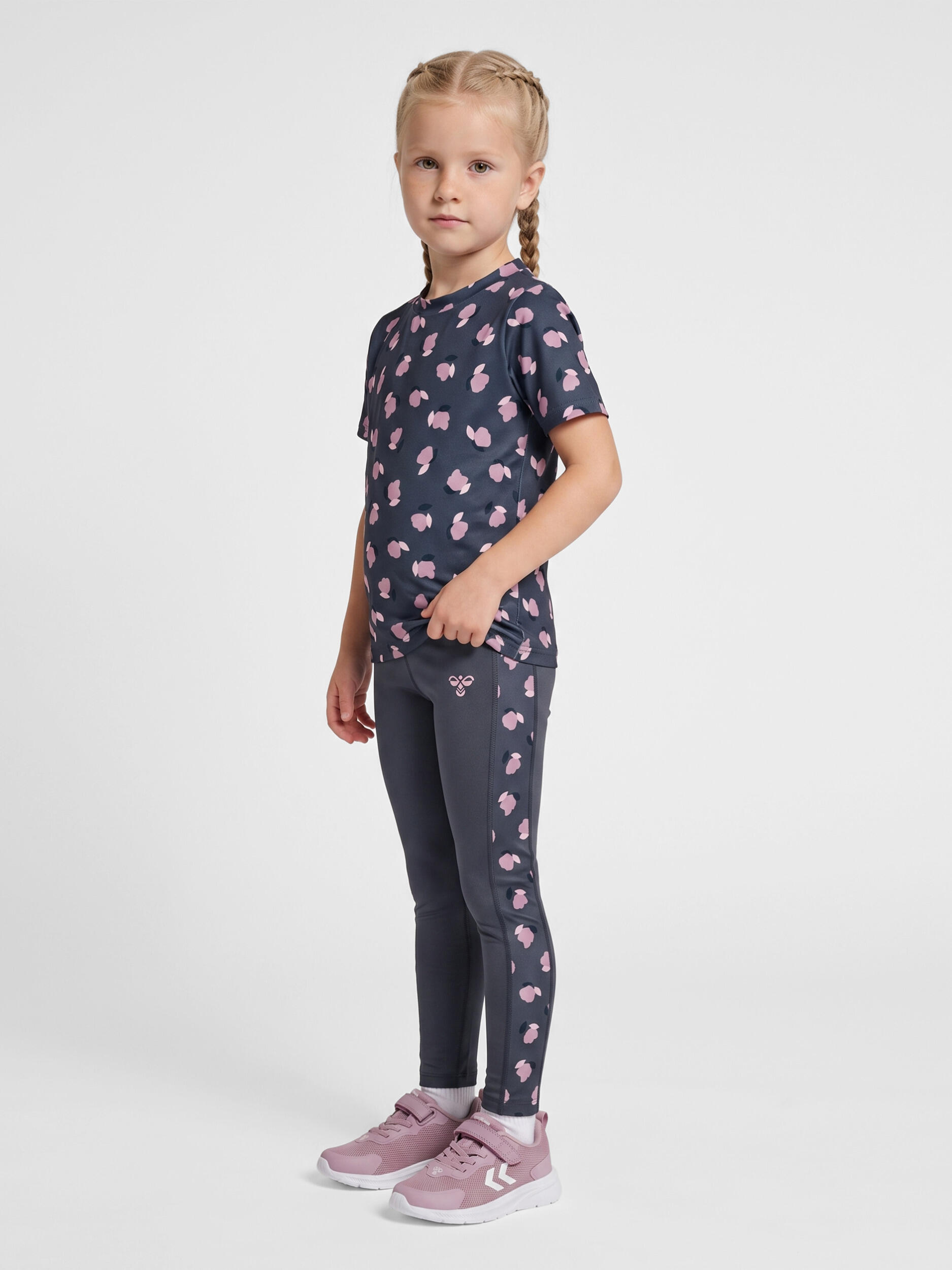 T-shirt de menina Hummel Fitted Aop 2/7