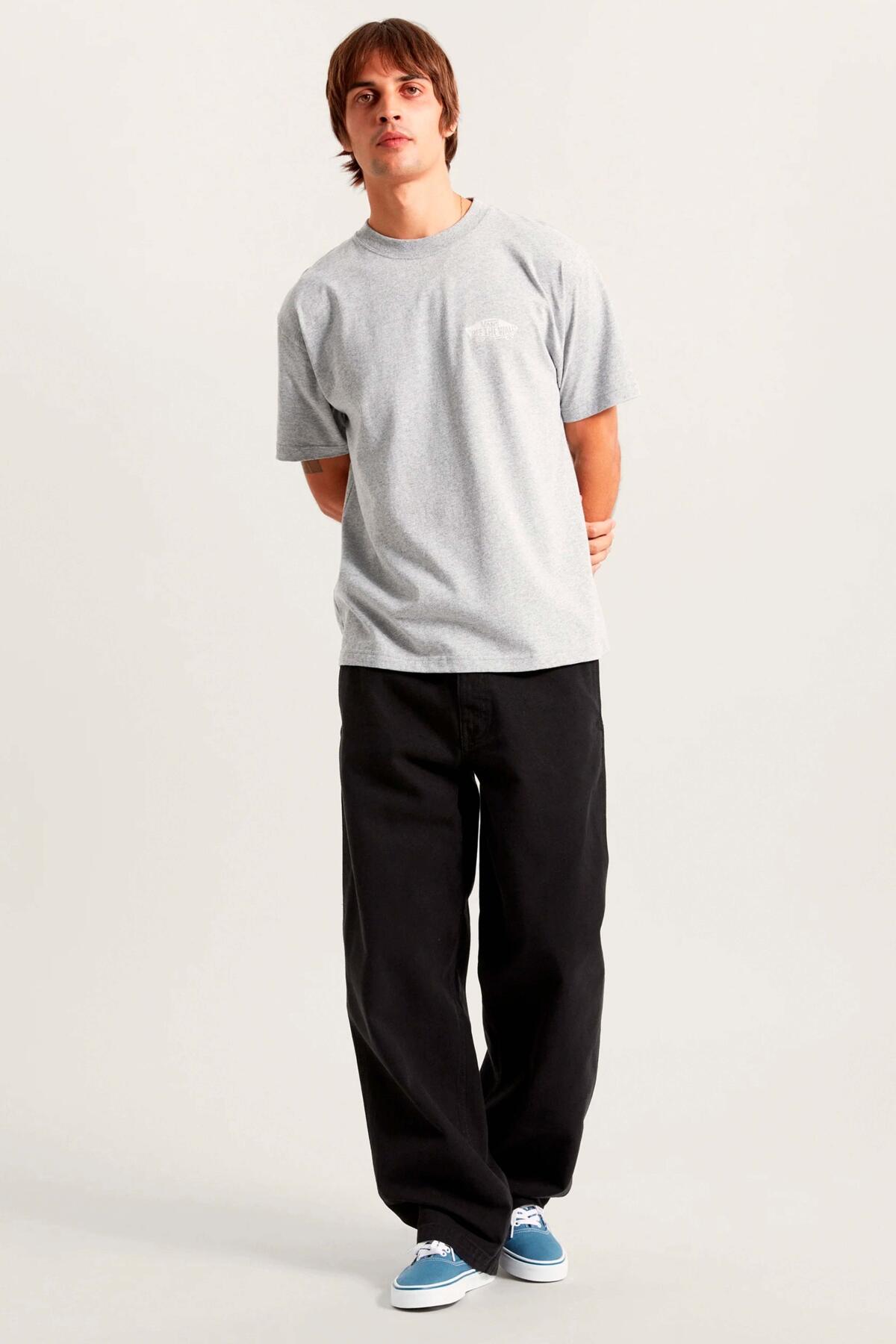 Camiseta Gris Vans Double Standard Tee Grey de Estilo Casual y Urbano 4/5