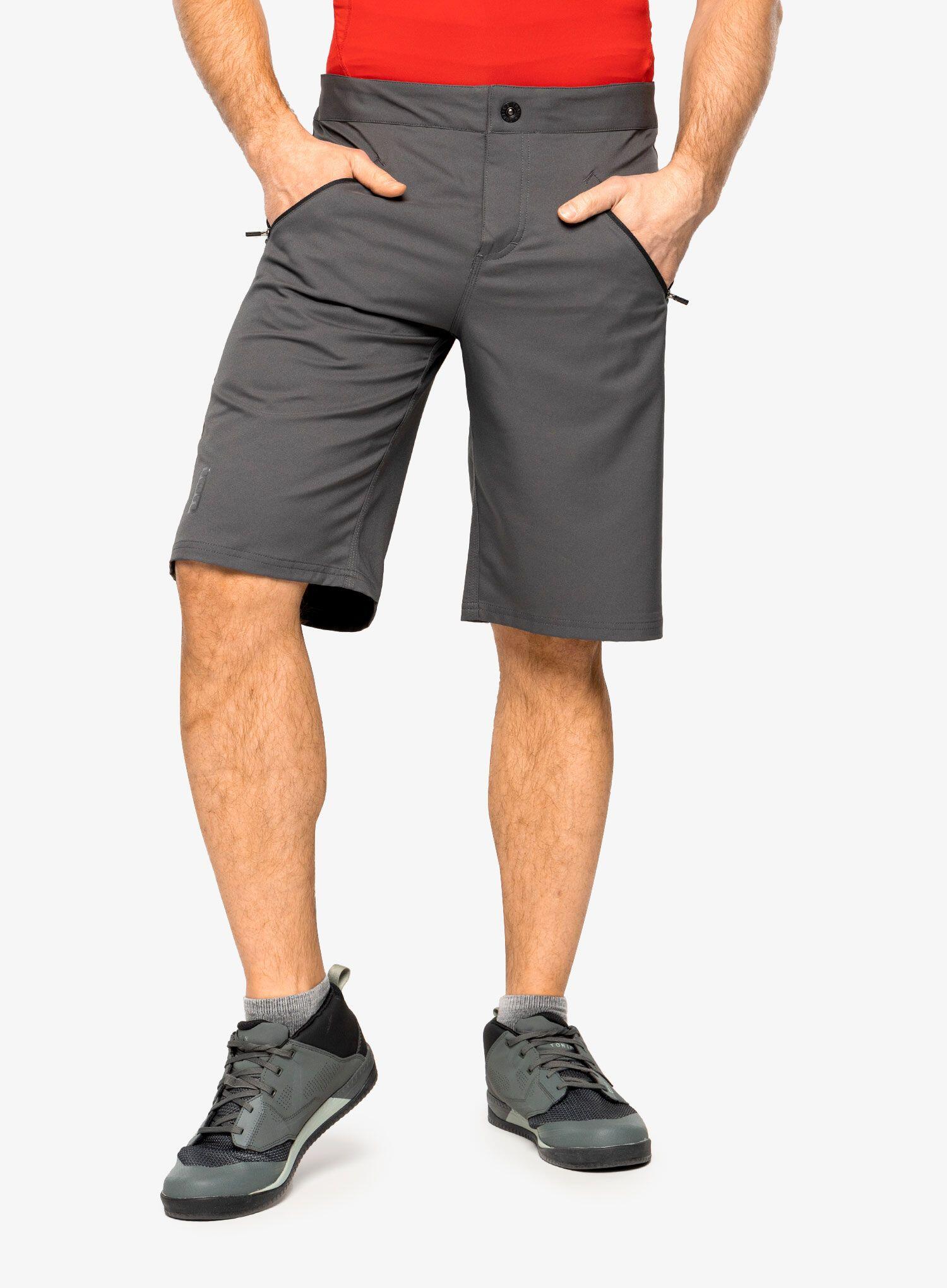 Herren Short IM BIKE SHORTS LOGO PLUS 4/7