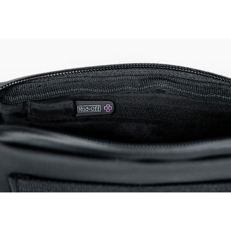 Muc-Off Essentials Case Rainproof Black