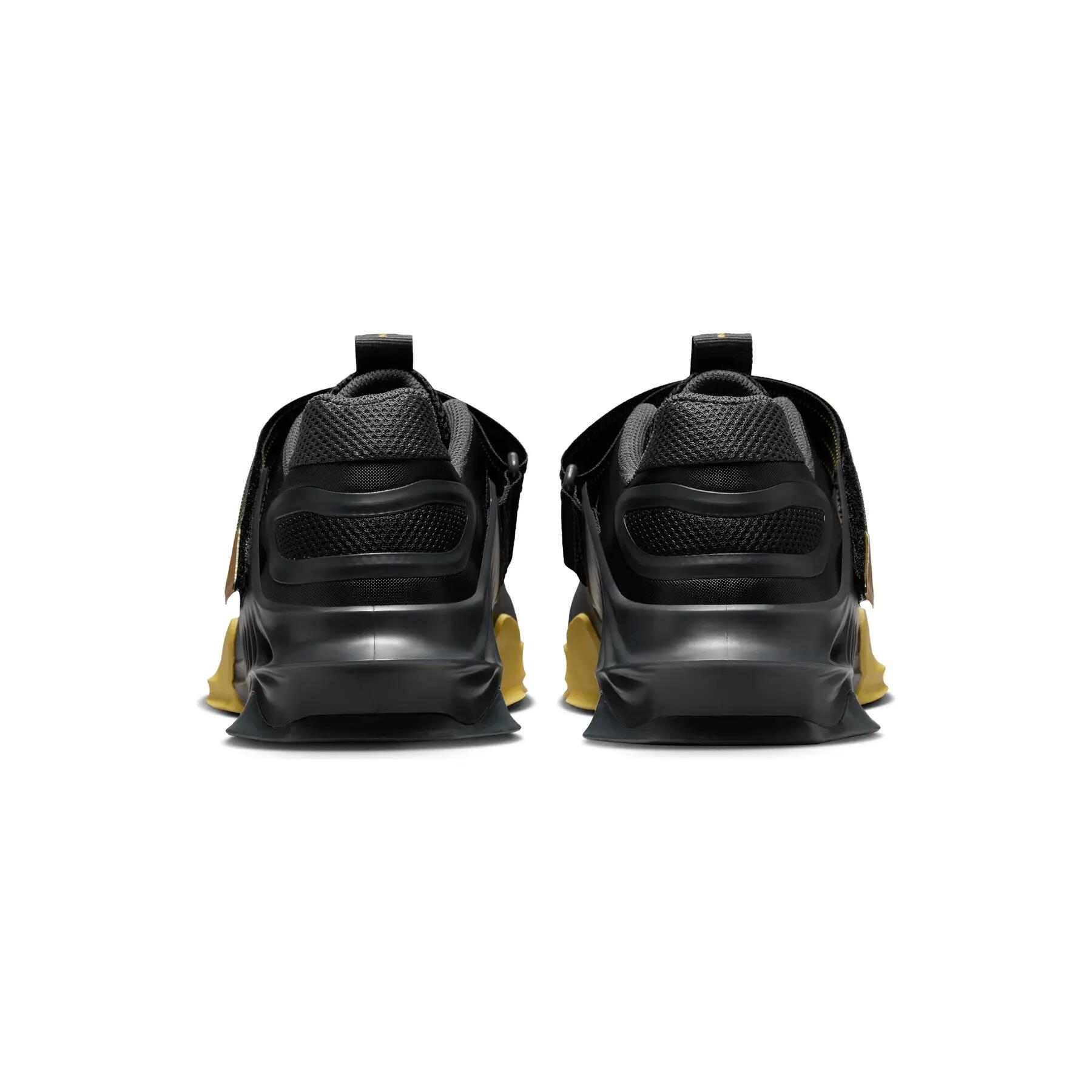 Buty Mężczyzna Nike D Savaleos biały 6/7
