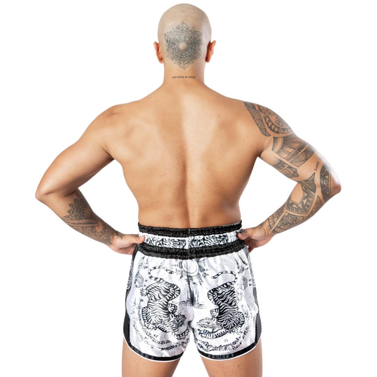 Thai boxing shorts 8 Weapons Carbon Sak Yant Tigers 8/8