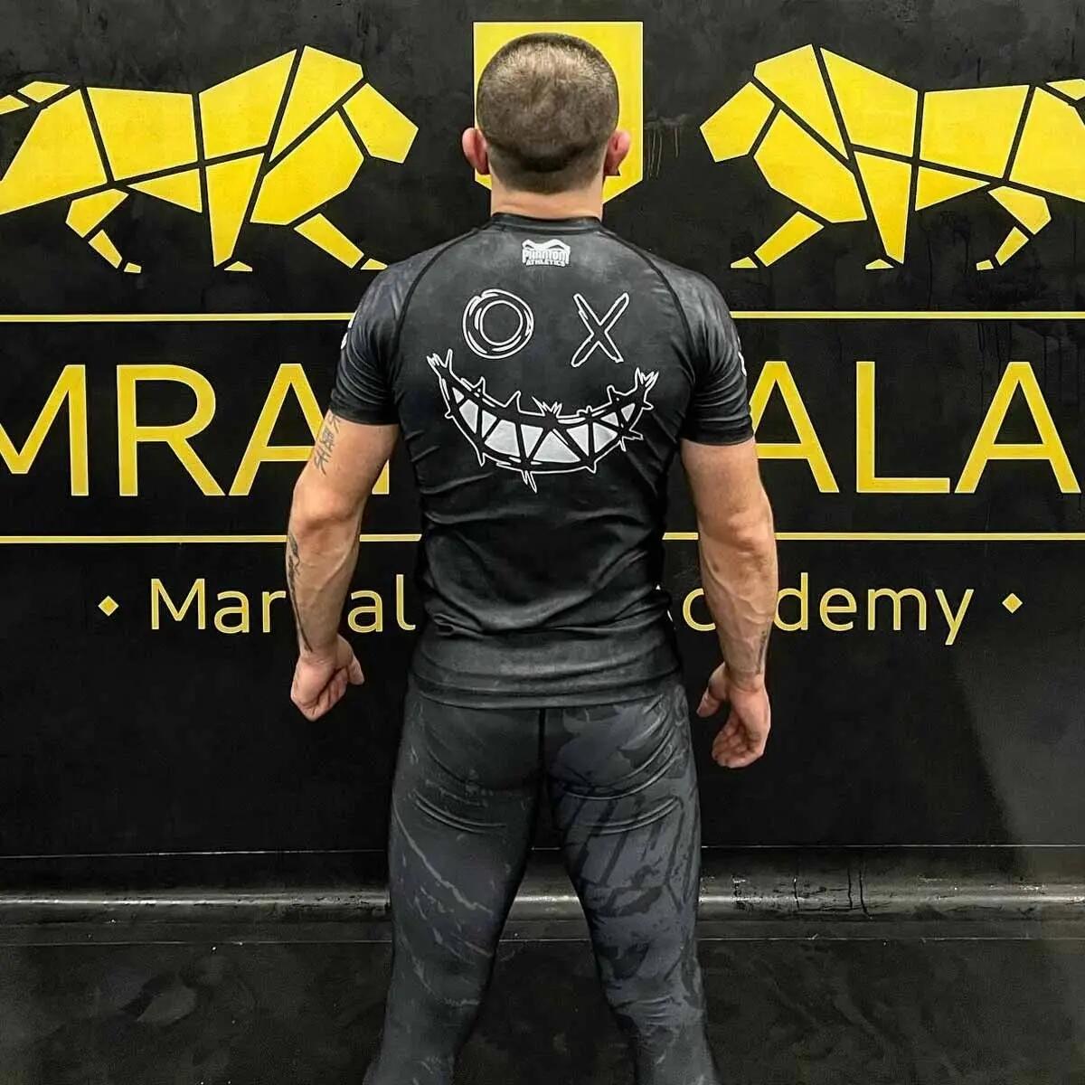 Rashguard EVO Serious 9/10