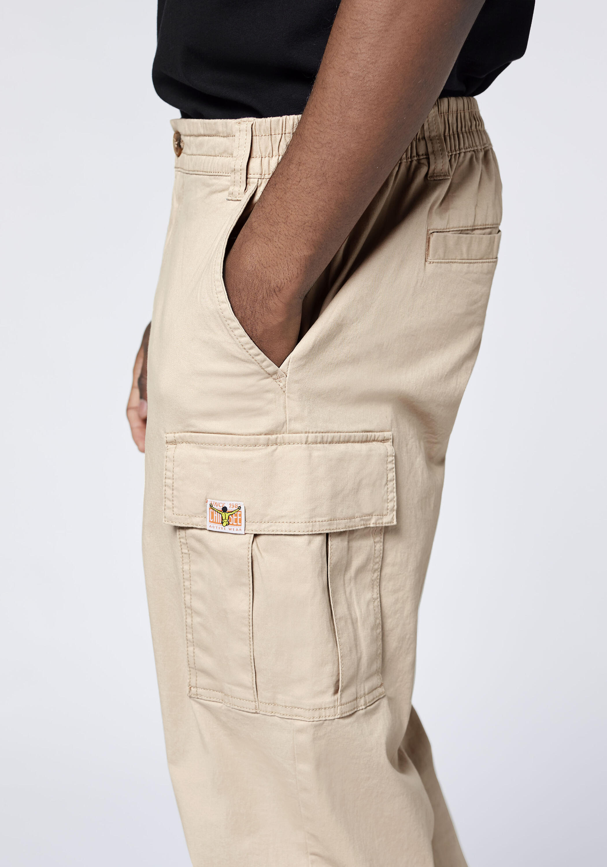 Cargohose mit teil-elastischem Komfortbund 6/7