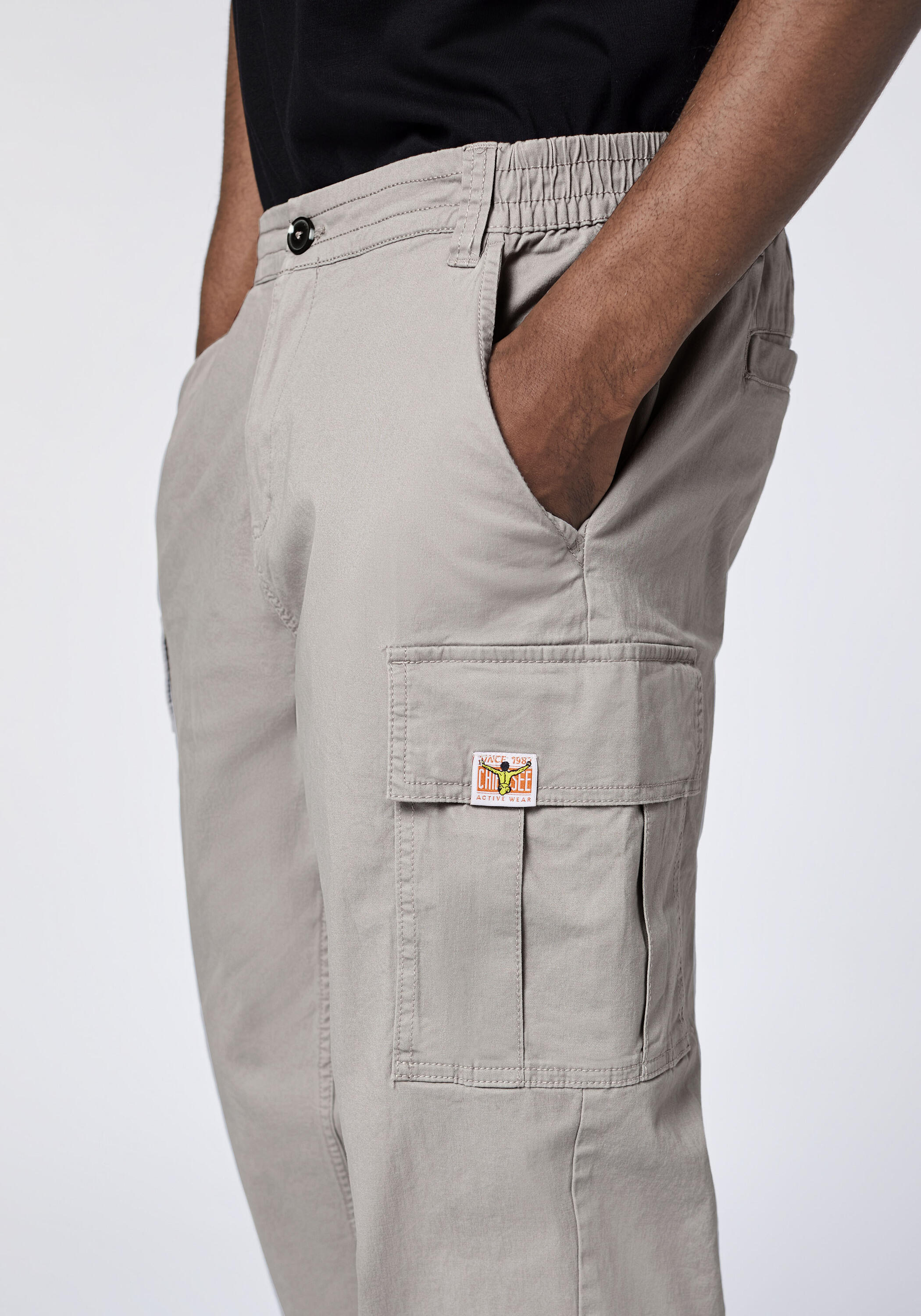 Cargohose mit teil-elastischem Komfortbund 6/7