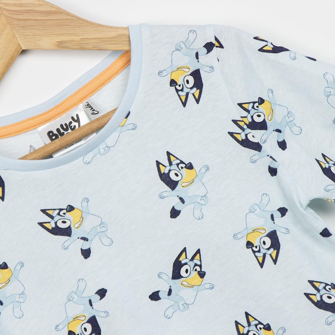 Conjunto infantil Bluey de duas peças em algodão com camiseta azul. 3/5