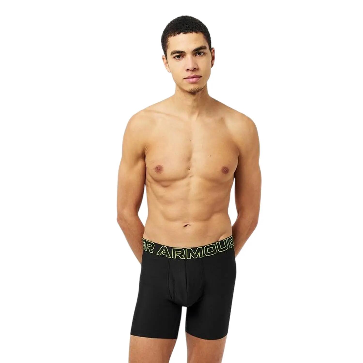 UNDER ARMOUR picture