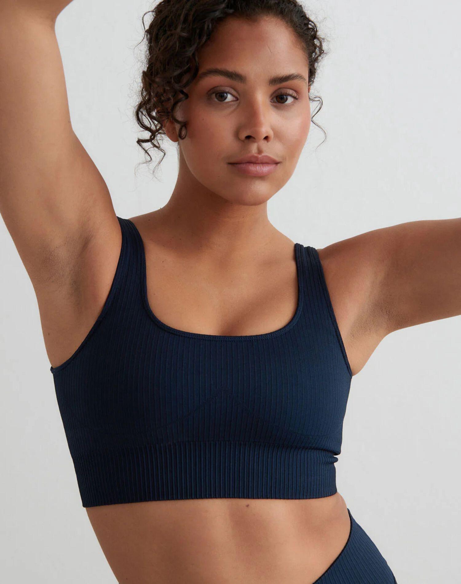 Damski biustonosz sportowy prążkowany, średnie wsparcie Ribbed Seamless granat