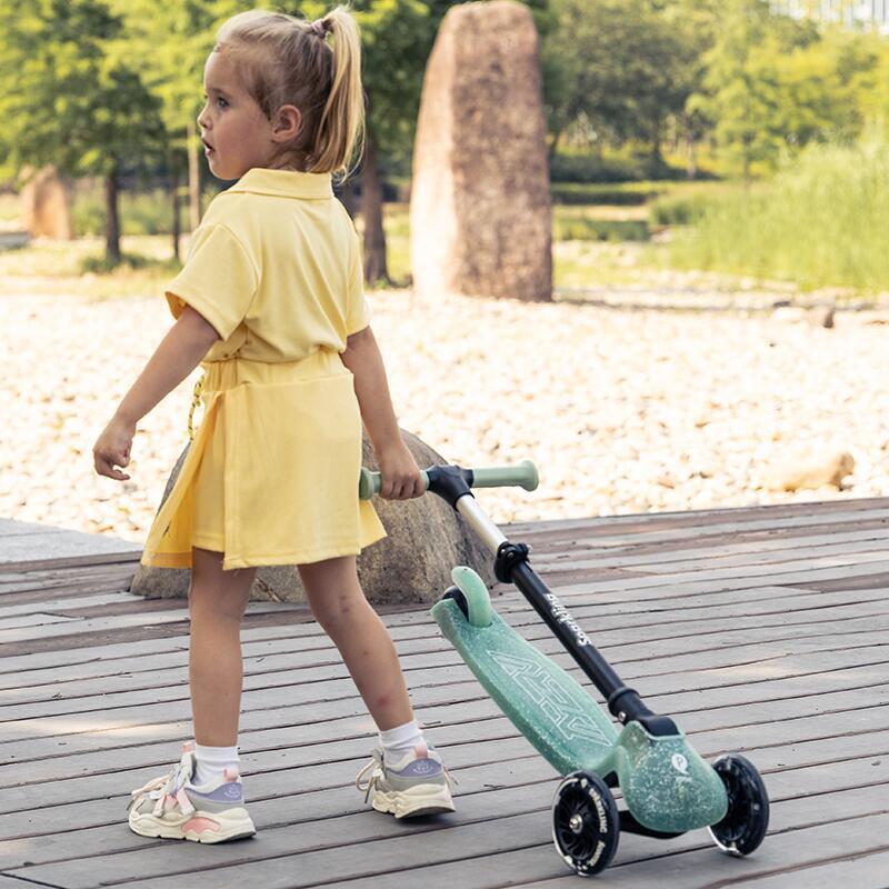 Trotineta pliabila Qplay Sparkling, Negru