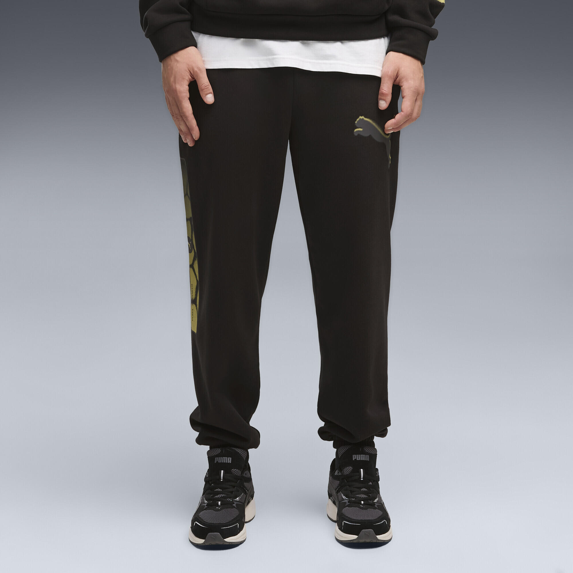 Pantalones de chándal holgados PUMA Sport Street Graphic de forro polar Hombre 4/5