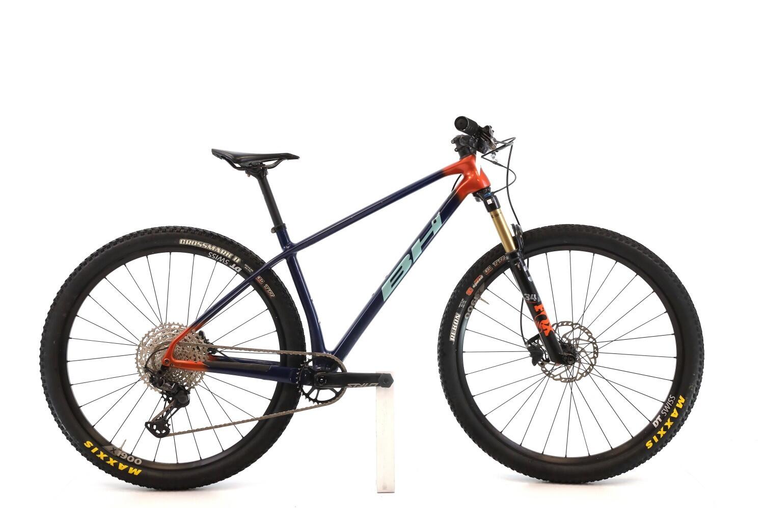 giant rennräder Rennrad Defy Advanced Pro 1 2026 online kaufen Color // Bearing // Hole Count // Driveshell:Two Tone Black Punch // Steel // 32h // MS cycling accessory SHOT Race LITE Helmet