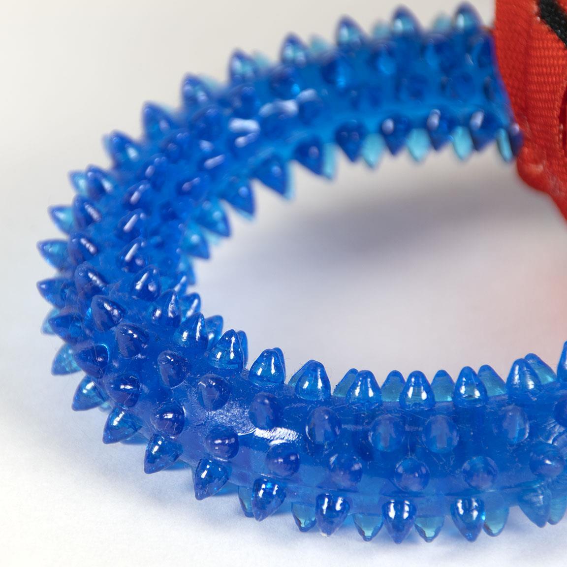 Brinquedo para cães da Mulher Maravilha com anel texturizado, azul e vermelho. 5/7