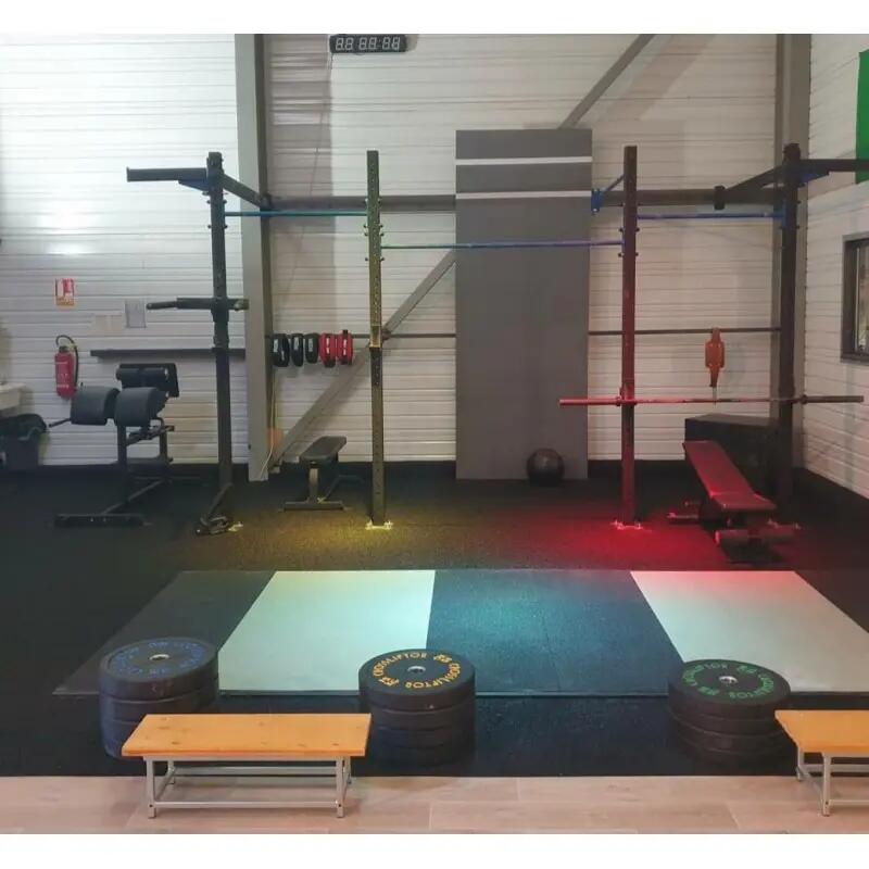 CrossLiftor Cage Murale Tank - 3 couloirs, 2 postes squat, acier 80x80 mm 4/5