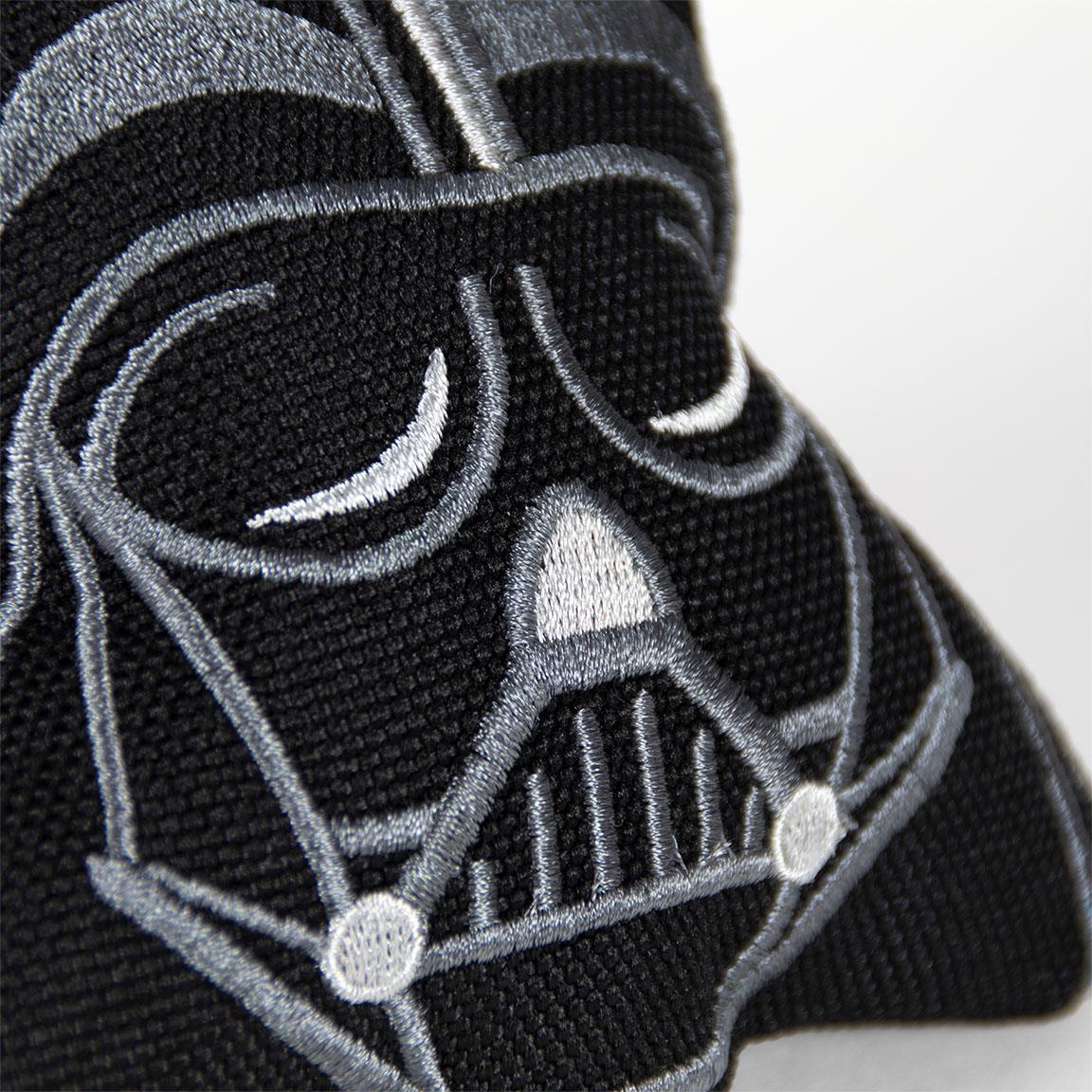 Star Wars Darth Vader Hundekauspielzeug mit strukturiertem Ring, Schwarz und Rot 6/7