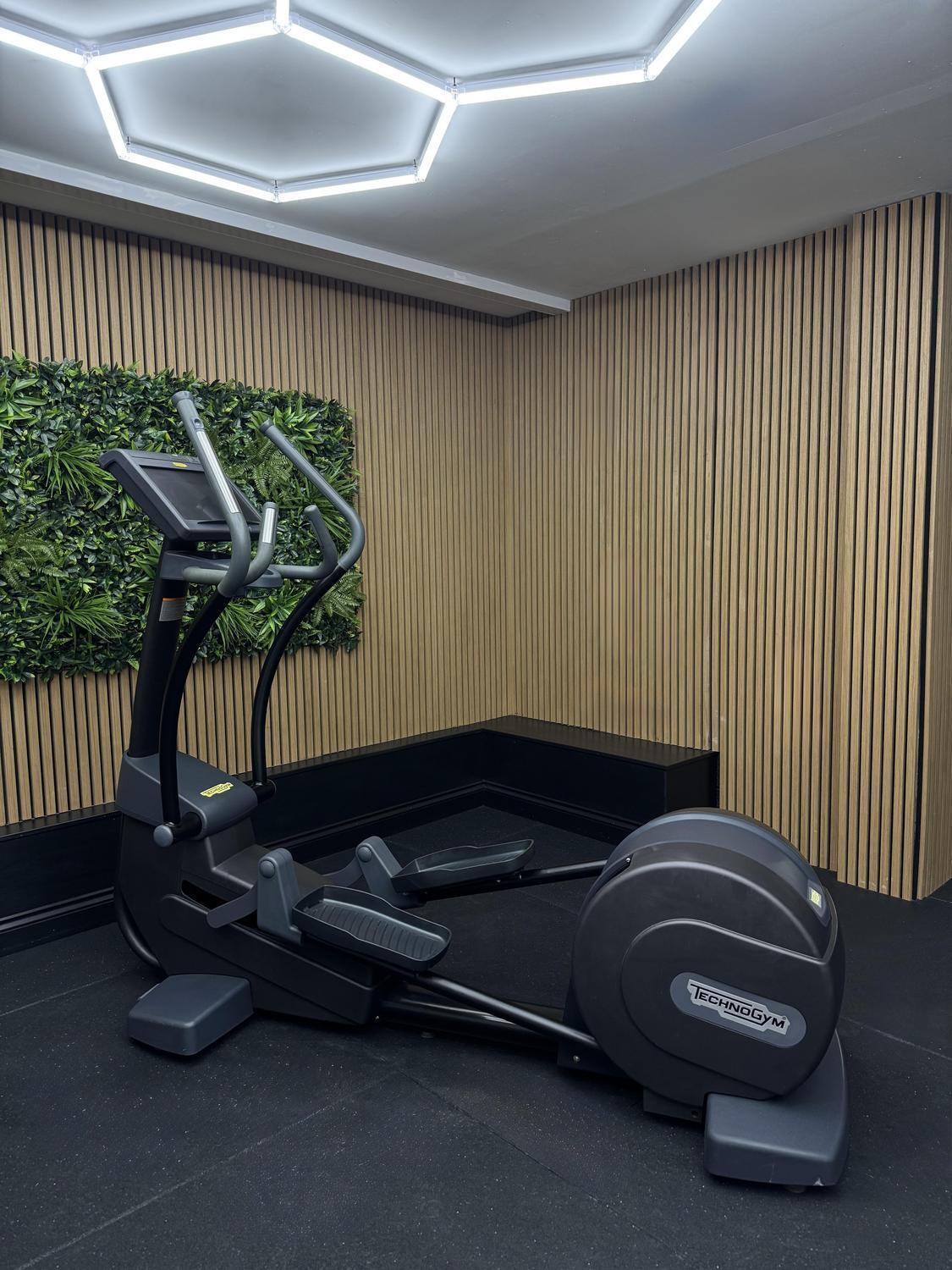 Technogym Excite (DE583U) SYNCHRO EXCITE 1000 P UNITY 3 Cosmo 2/7