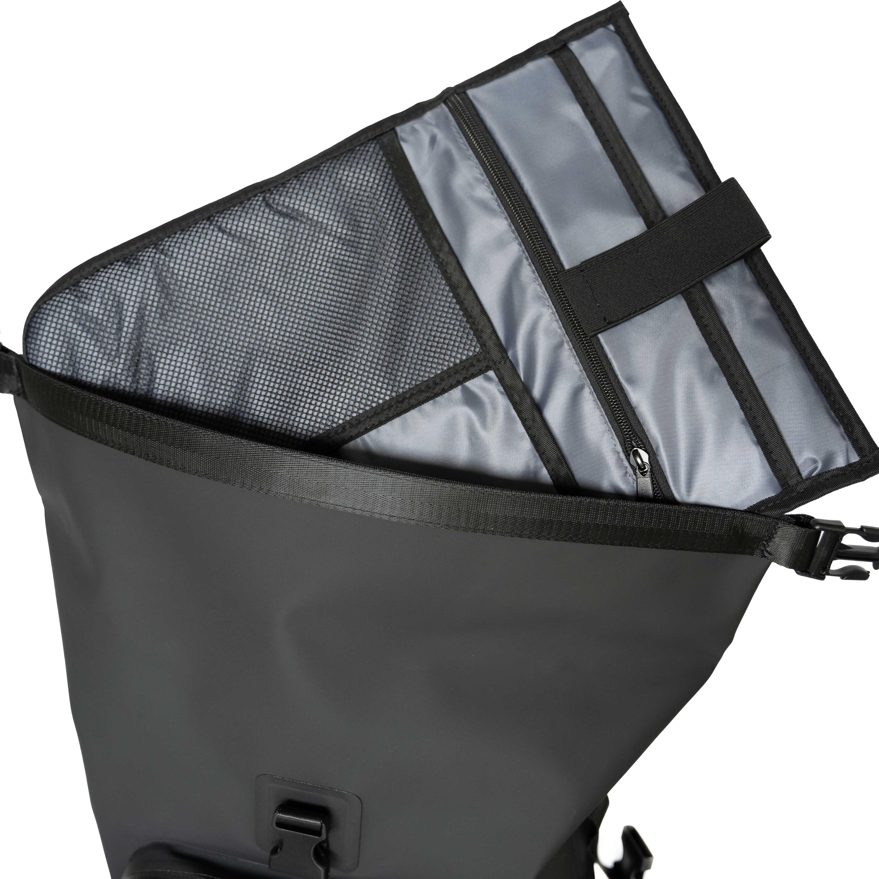 Mochila impermeable de 30 L en TPU negro 5/7