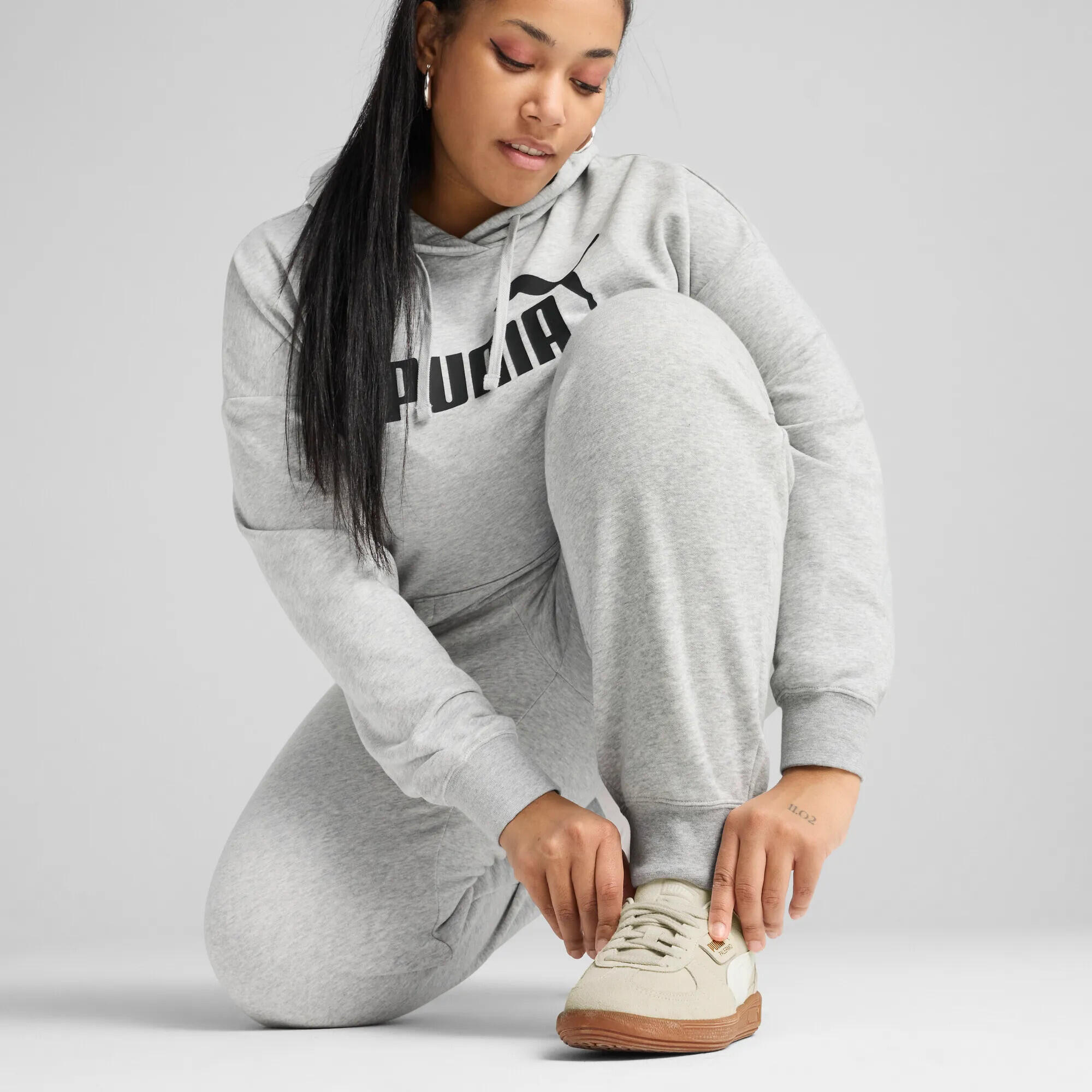 ESS Small No. 1 Logo Comfort Hochgeschnittene Jogginghose Damen PUMA 12/12