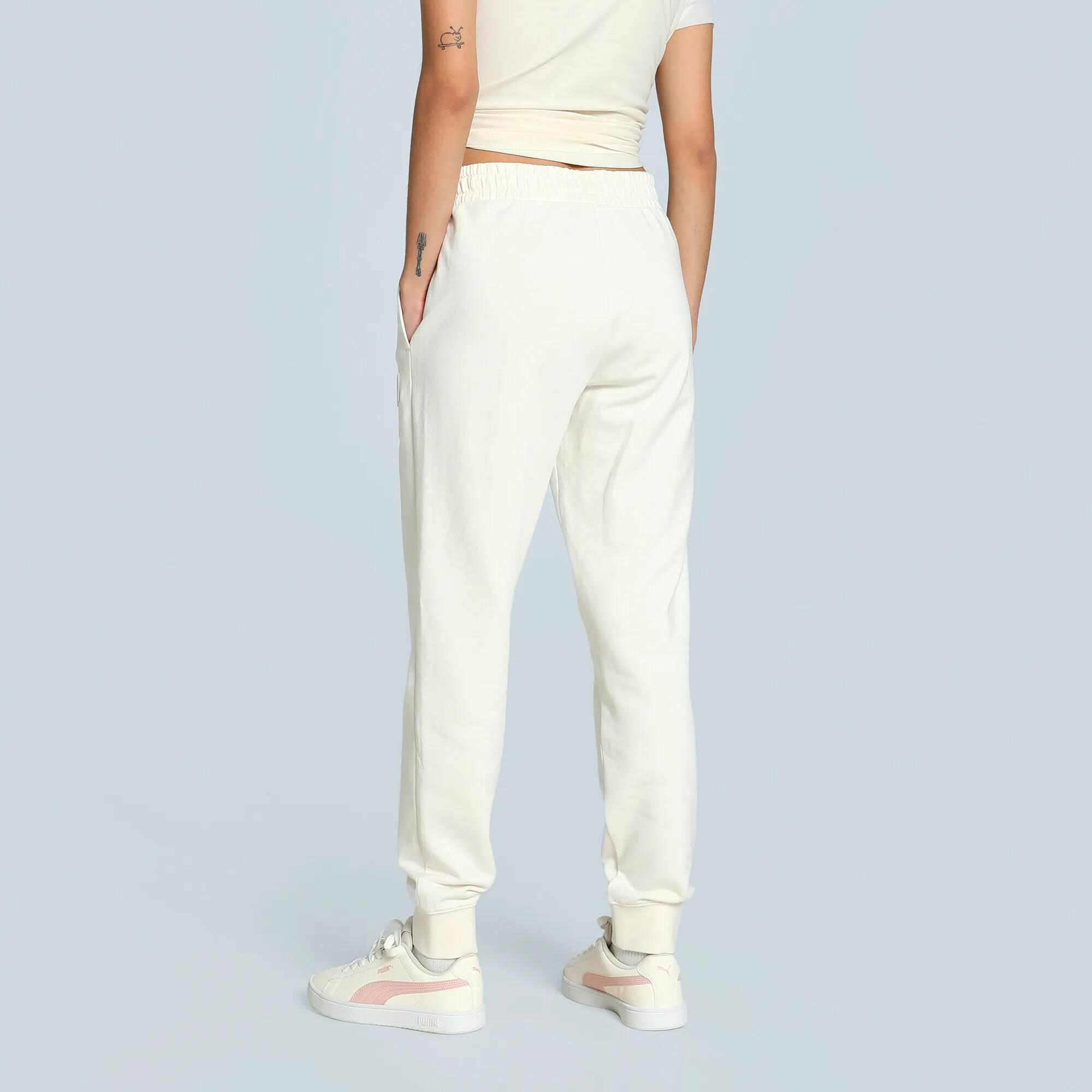 ESS ELEVATED sweatpant voor dames PUMA No Dye Color Mix 12/13