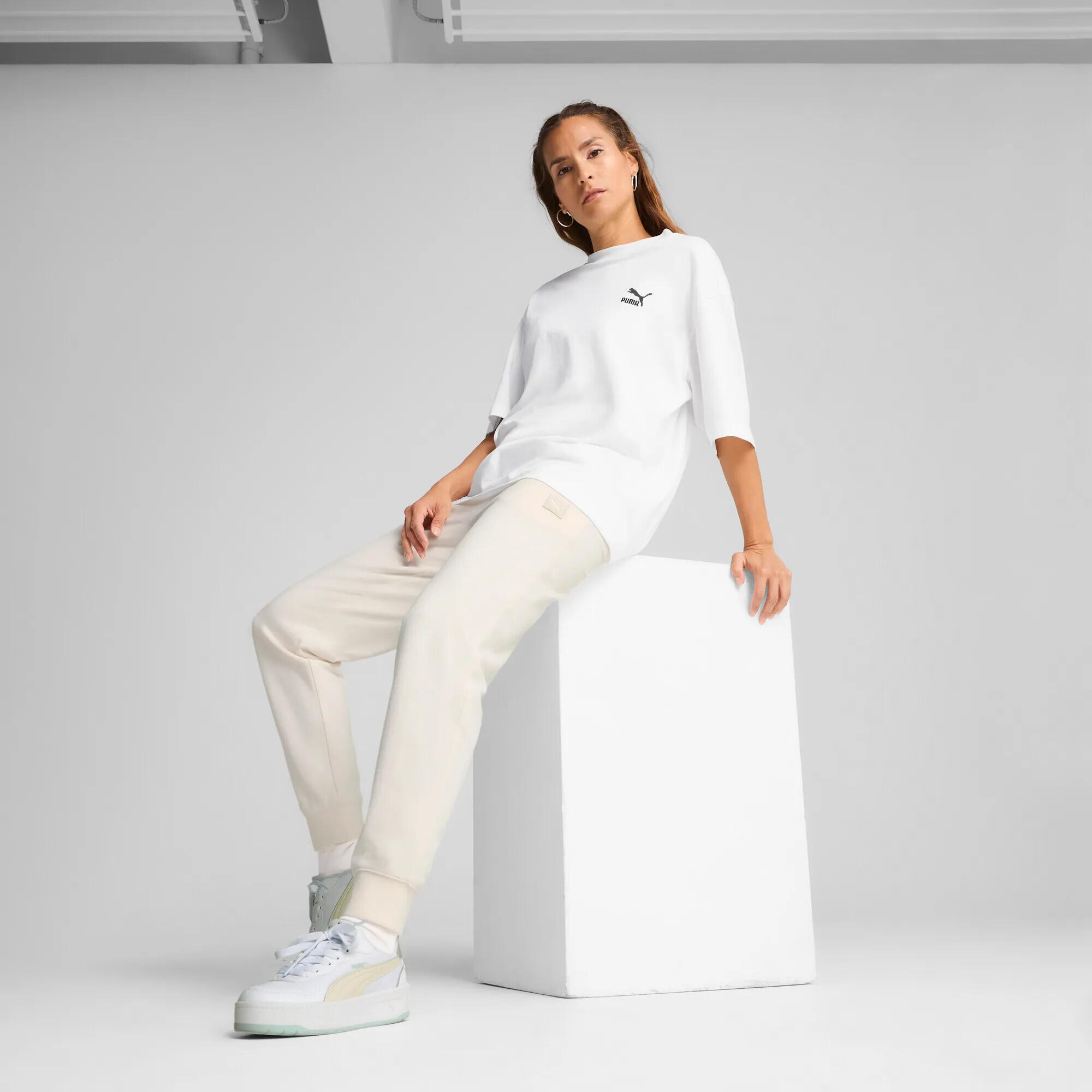 ESS ELEVATED sweatpant voor dames PUMA No Dye Color Mix 11/13