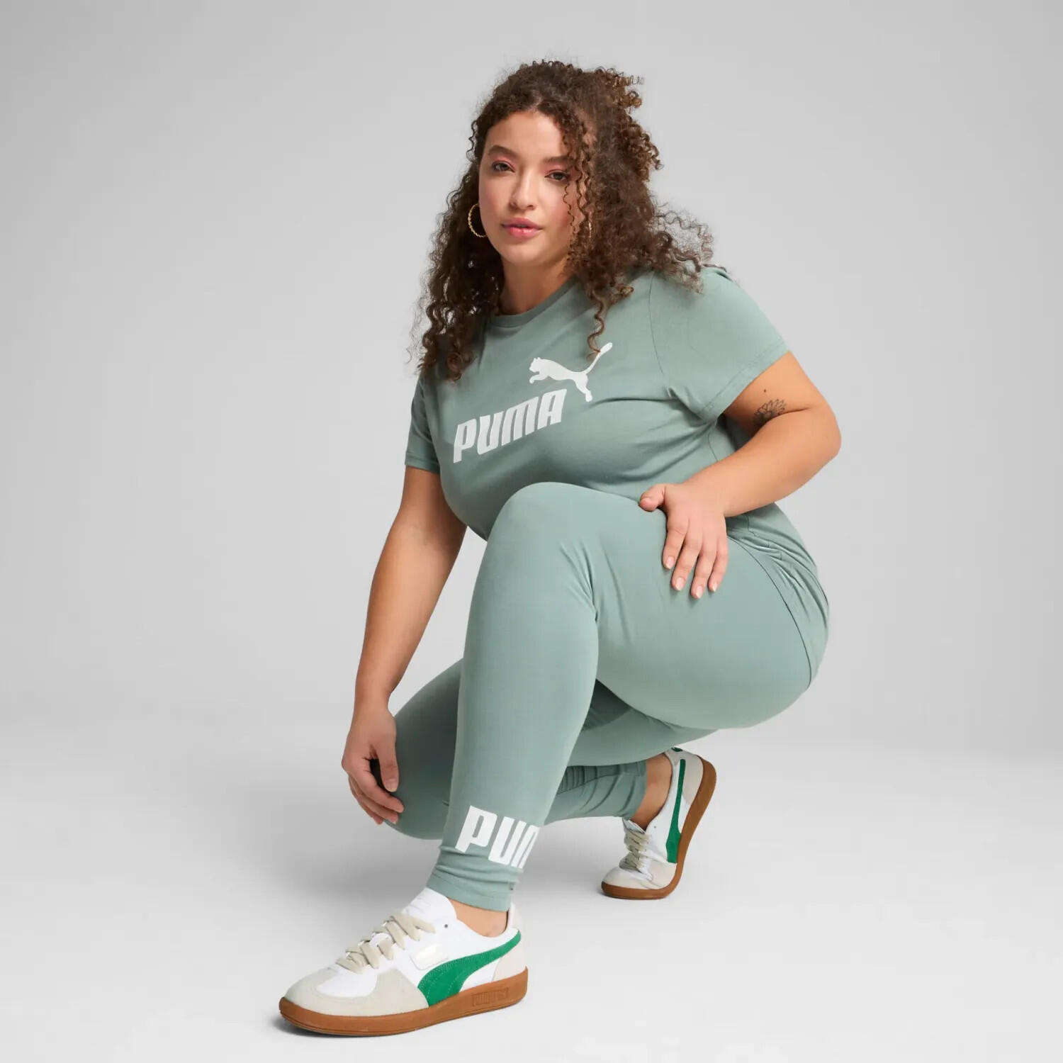 Camiseta ESS No. 1 Logo Mujer PUMA Green Moon 10/11