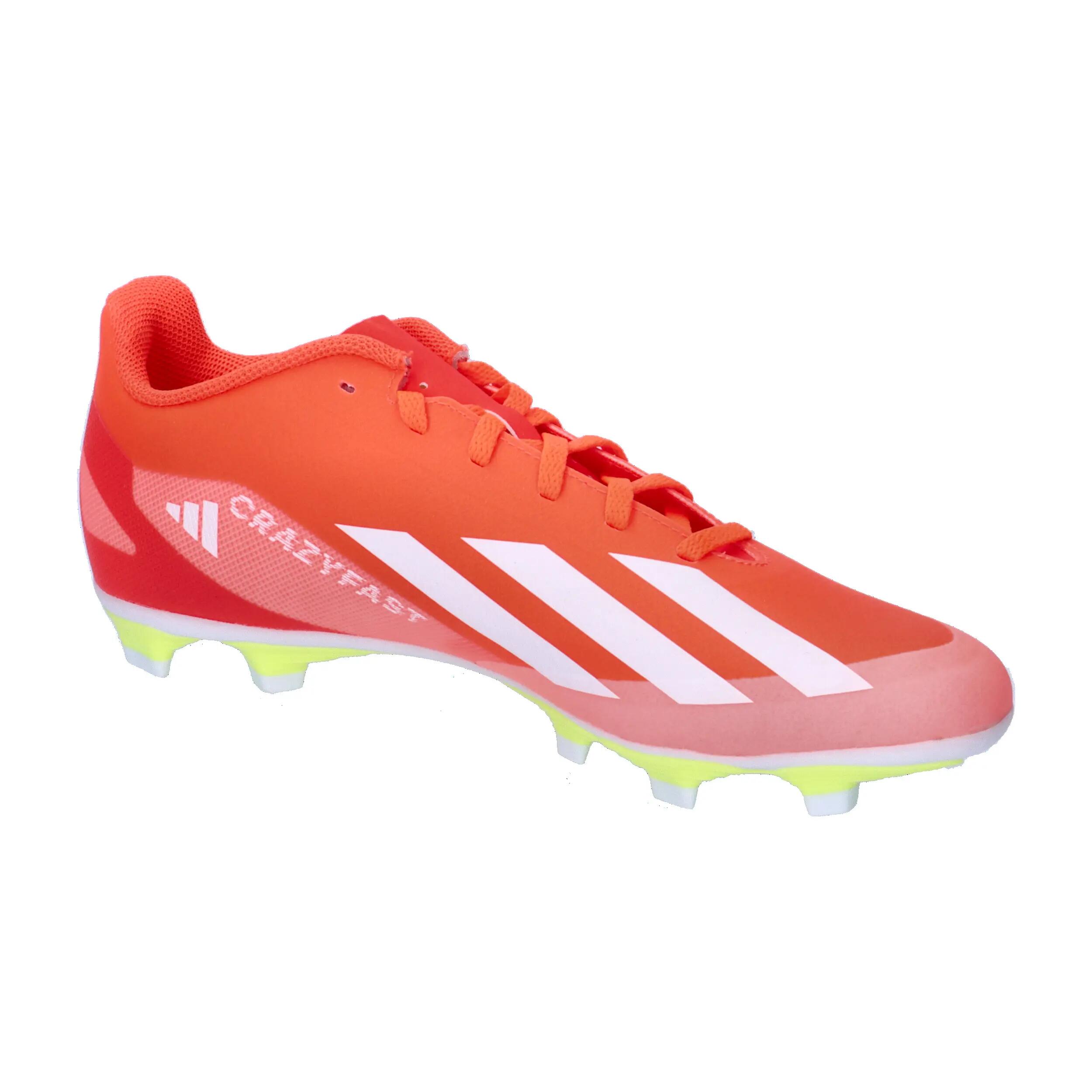 Chuteiras Adidas modelo IG0616 para unissex 8/15