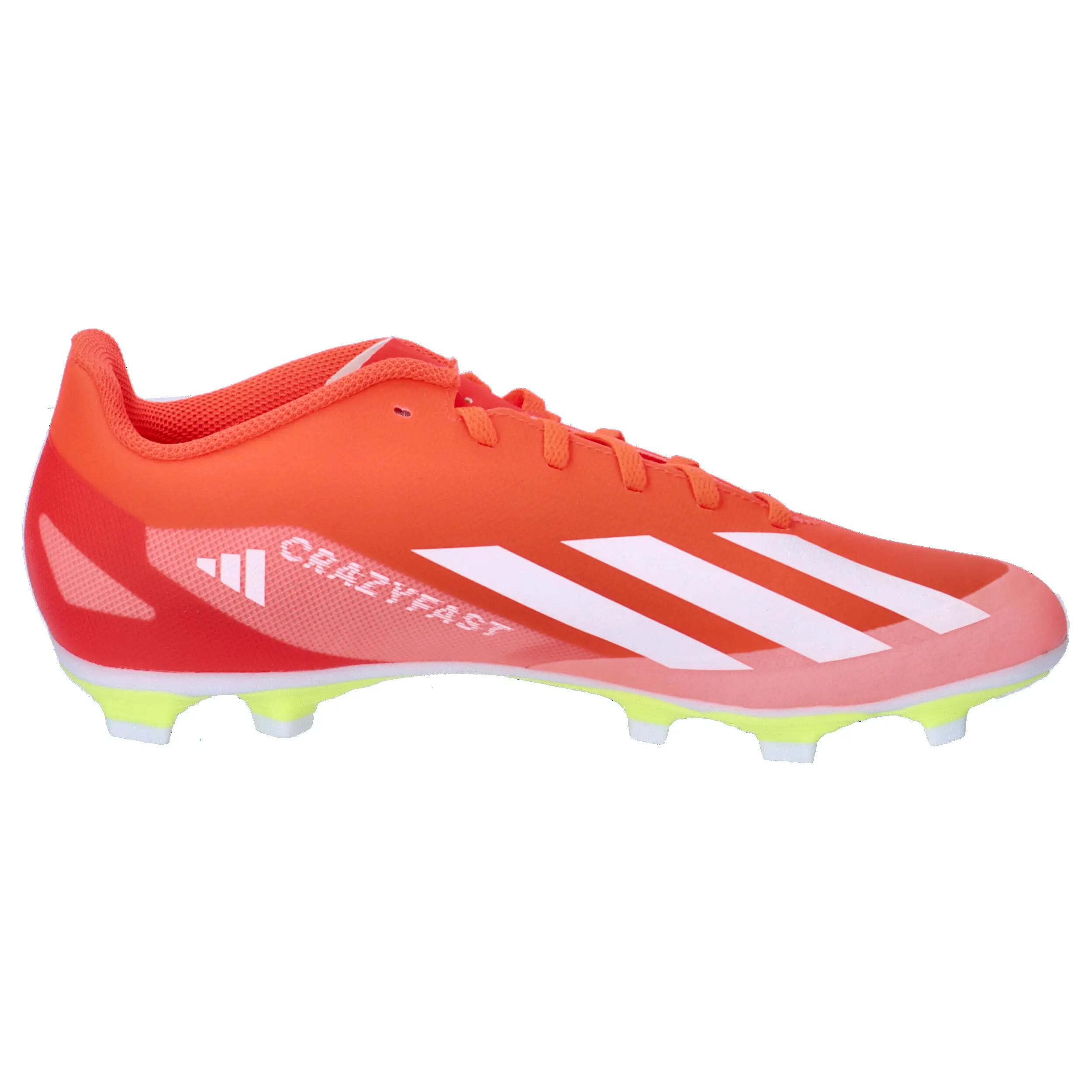 Chuteiras Adidas modelo IG0616 para unissex 7/15