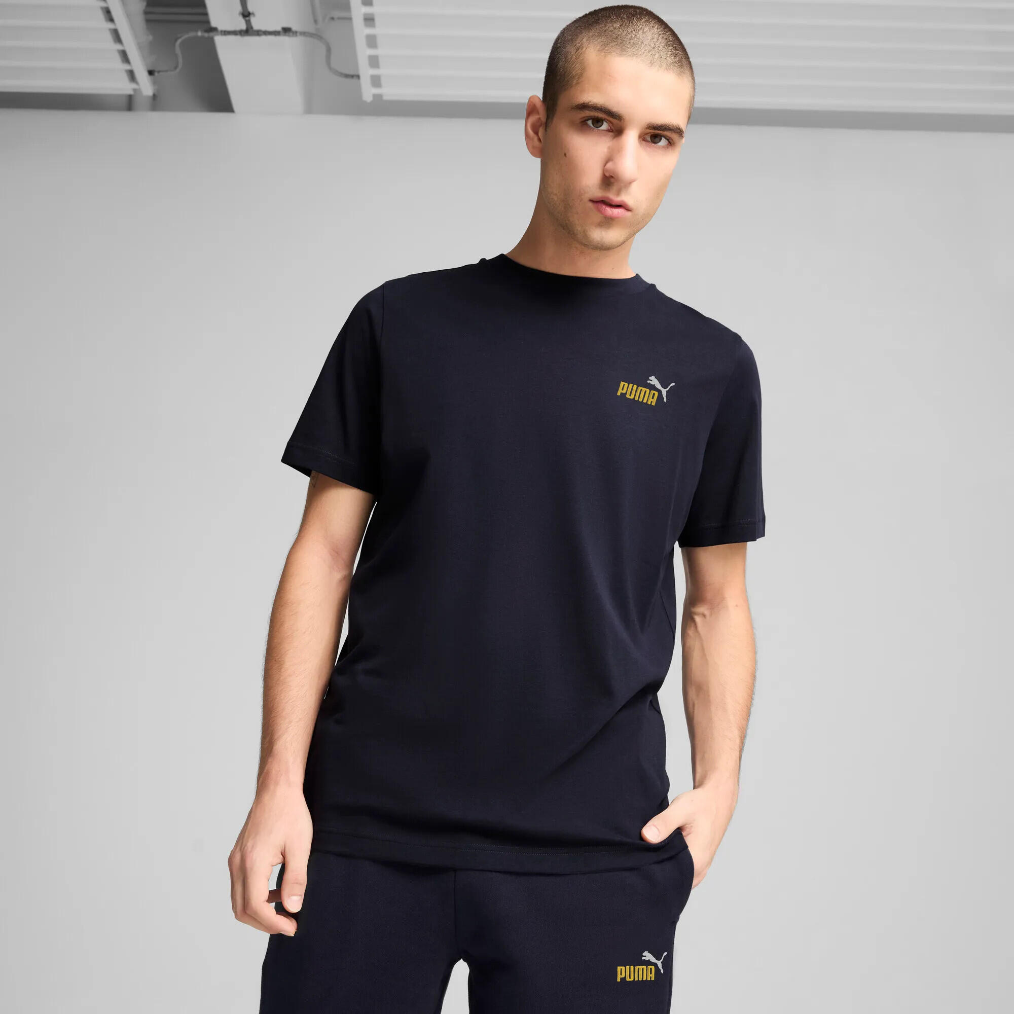 Młodzieżowa koszulka Essentials 2 Colour z małym logo No. 1 PUMA 9/13