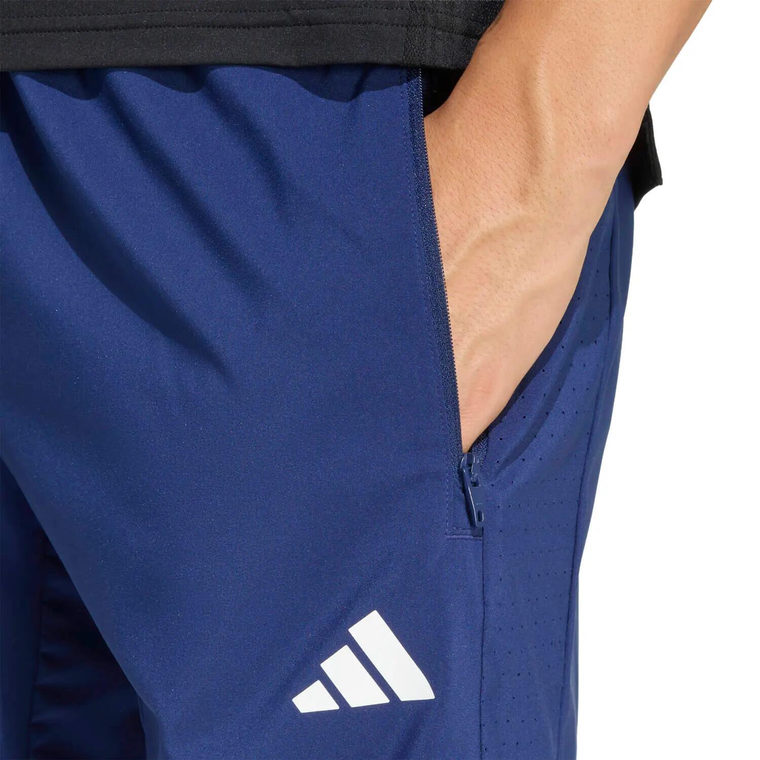 WORKOUT ESSENTIALS BASE SHORTS, GEWEBT 10/11