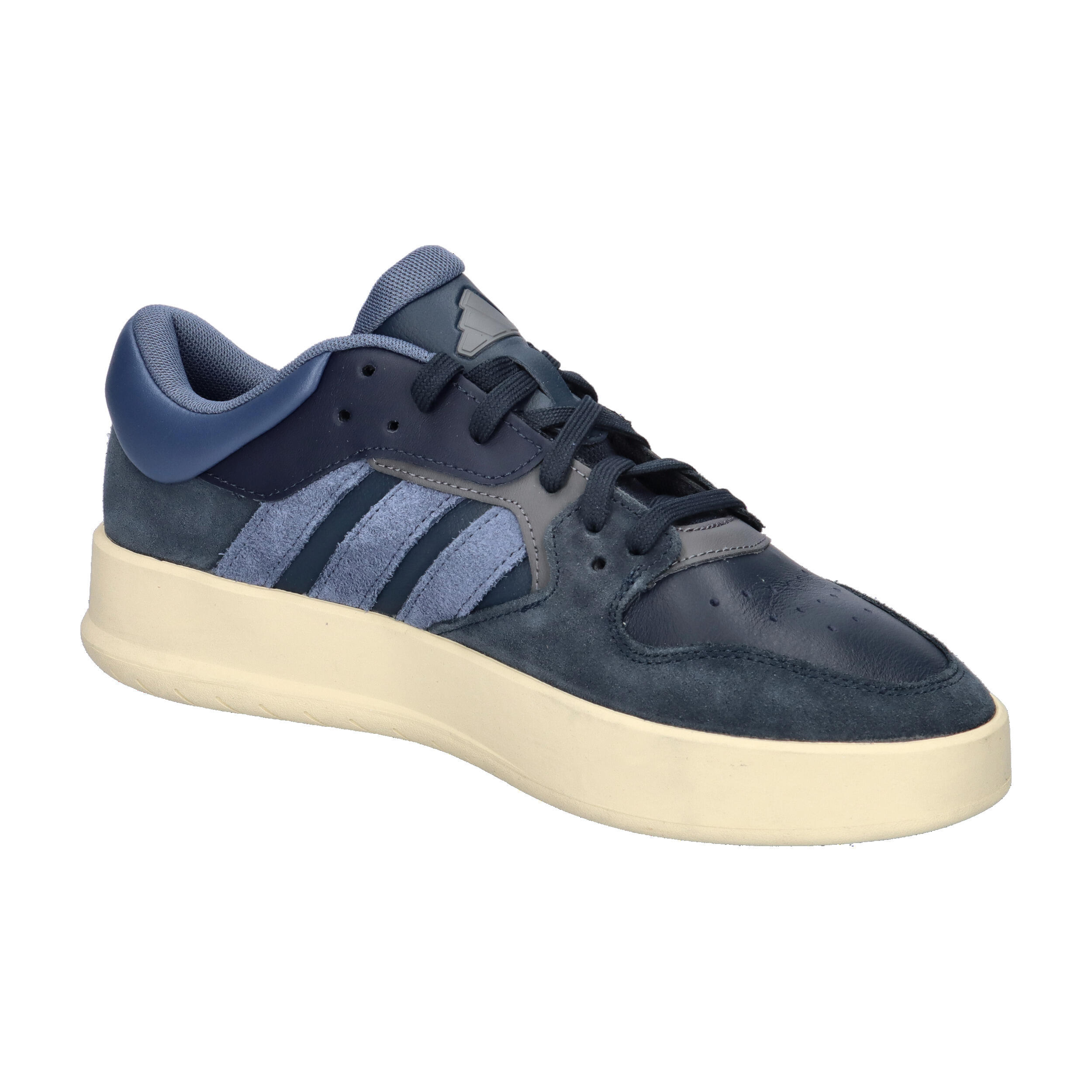 Court 24 Schuh 8/15