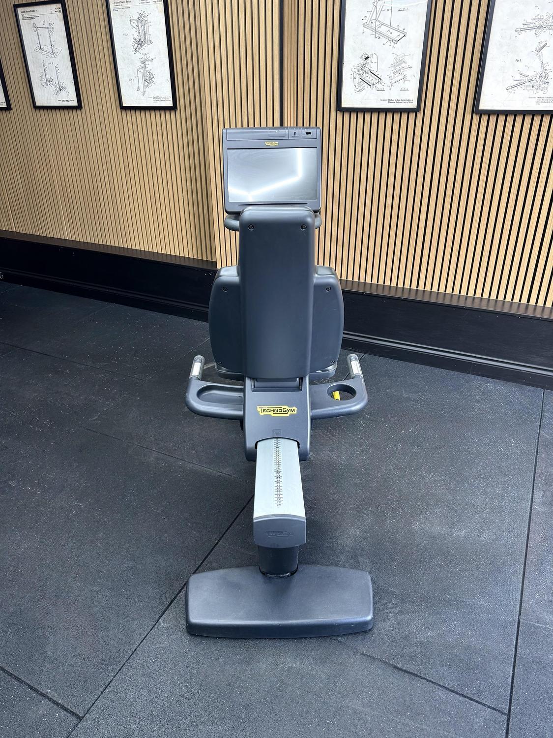 Technogym Excite (DED83U) RECLINE EXCITE 1000 P UNITY 3 Cosmo 4/7