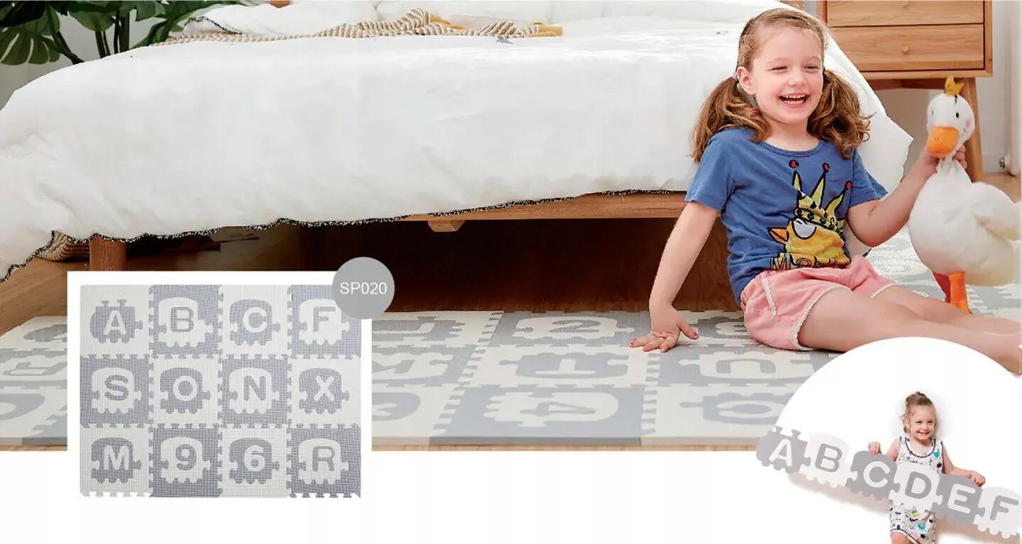Tapis en mousse 36 pcs. 30x30cm Lettres - blanc et gris 6/7