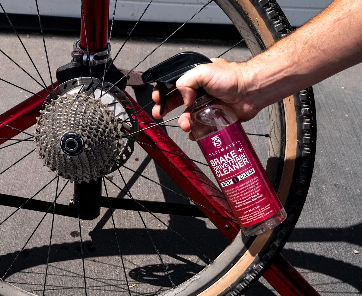 Bike Spa - Nettoyant ultime pour freins à disque et transmission - Bouteille de 4/7