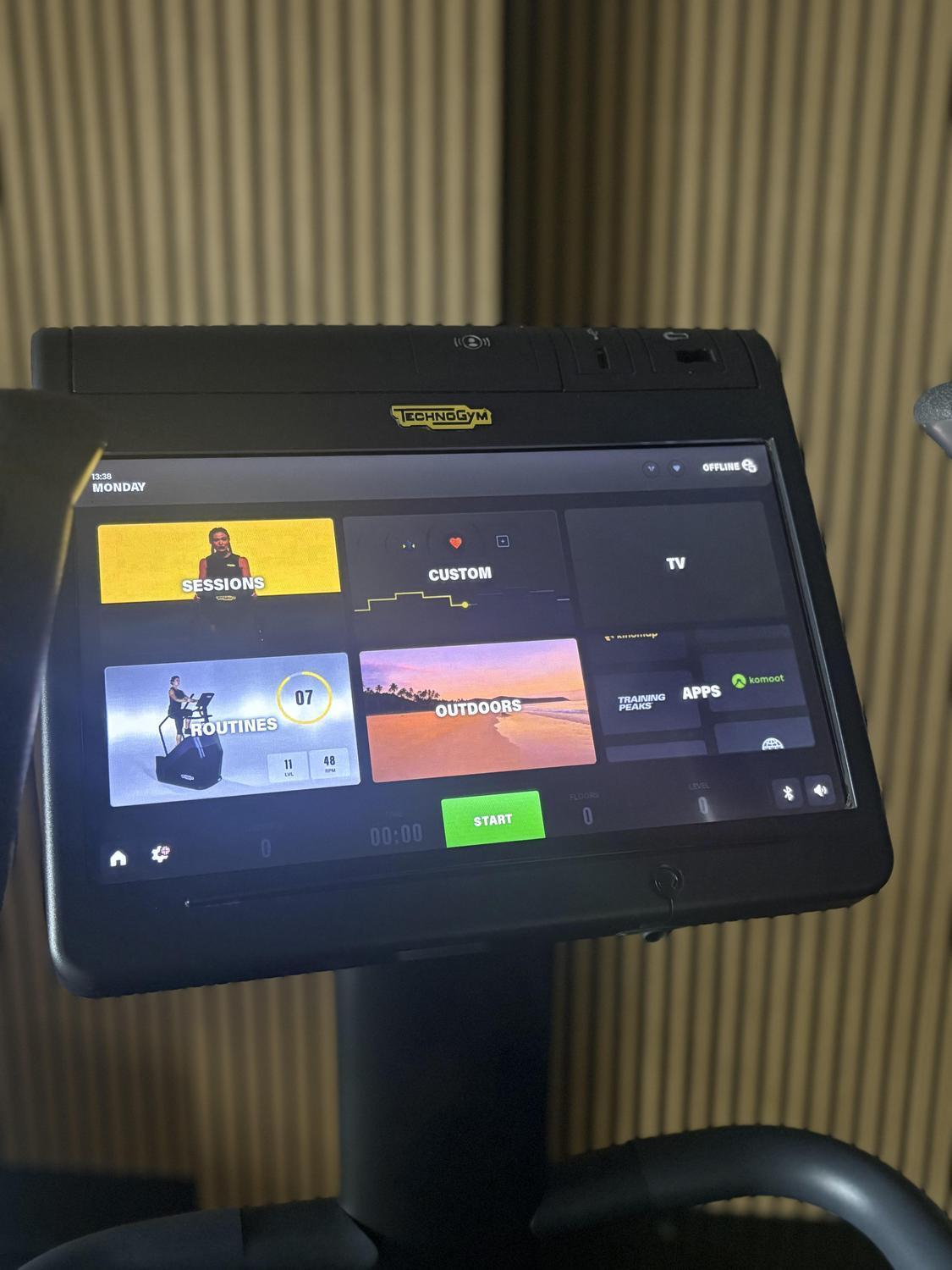 Technogym Excite (DEE83U) CLIMB EXCITE 1000 P Unity 3 Cosmo 7/7