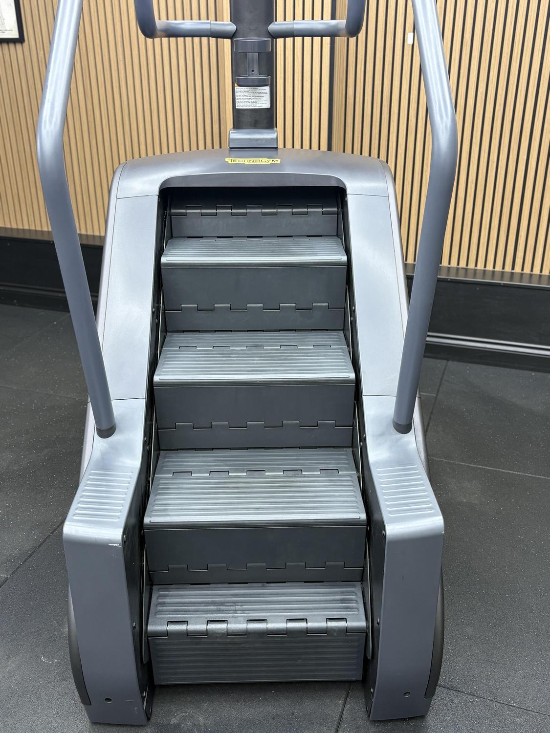 Technogym Excite (DEE83U) CLIMB EXCITE 1000 P Unity 3 Cosmo 6/7